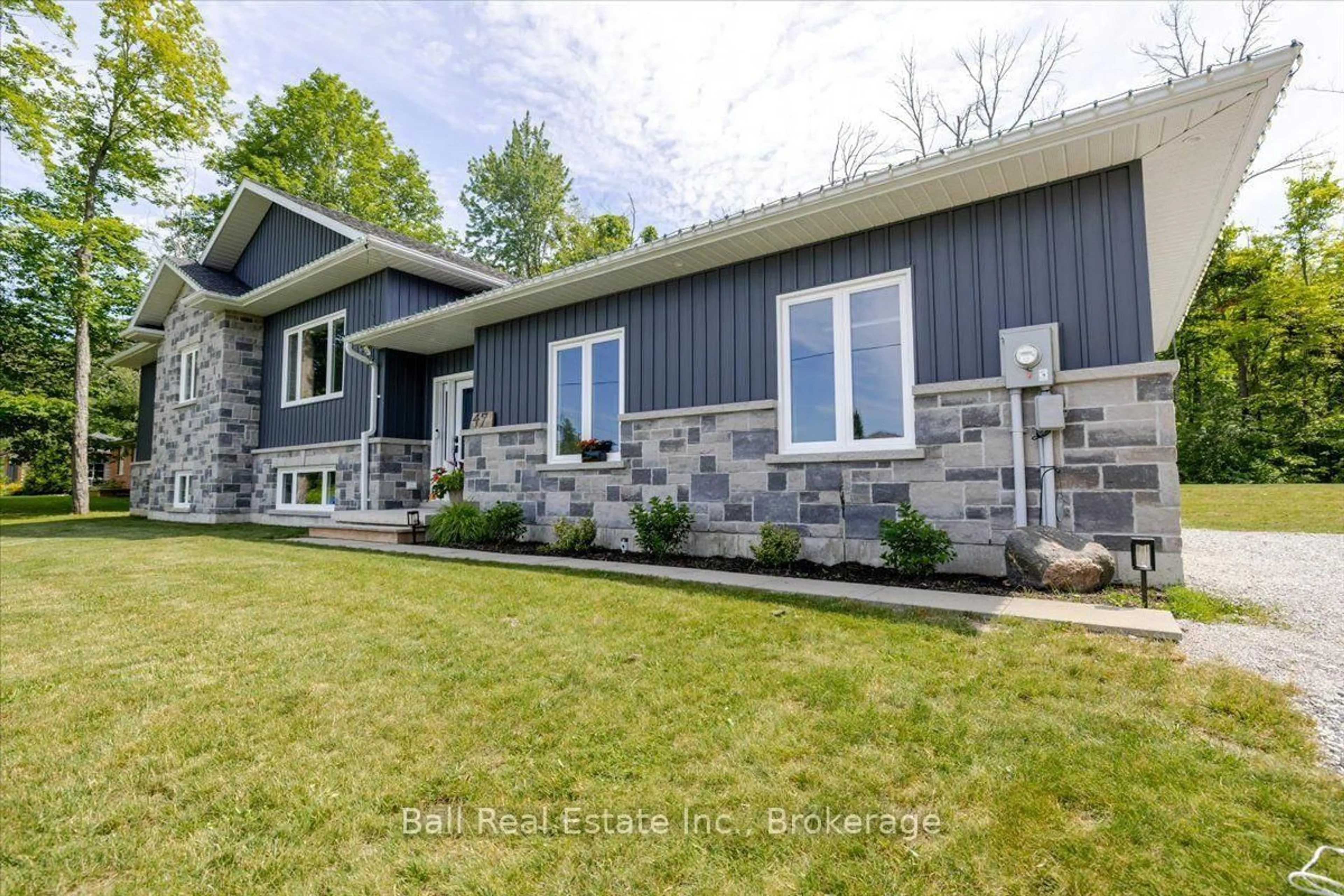 Home with brick exterior material, unknown for 47 Easy St, Georgina Ontario L0E 1N0