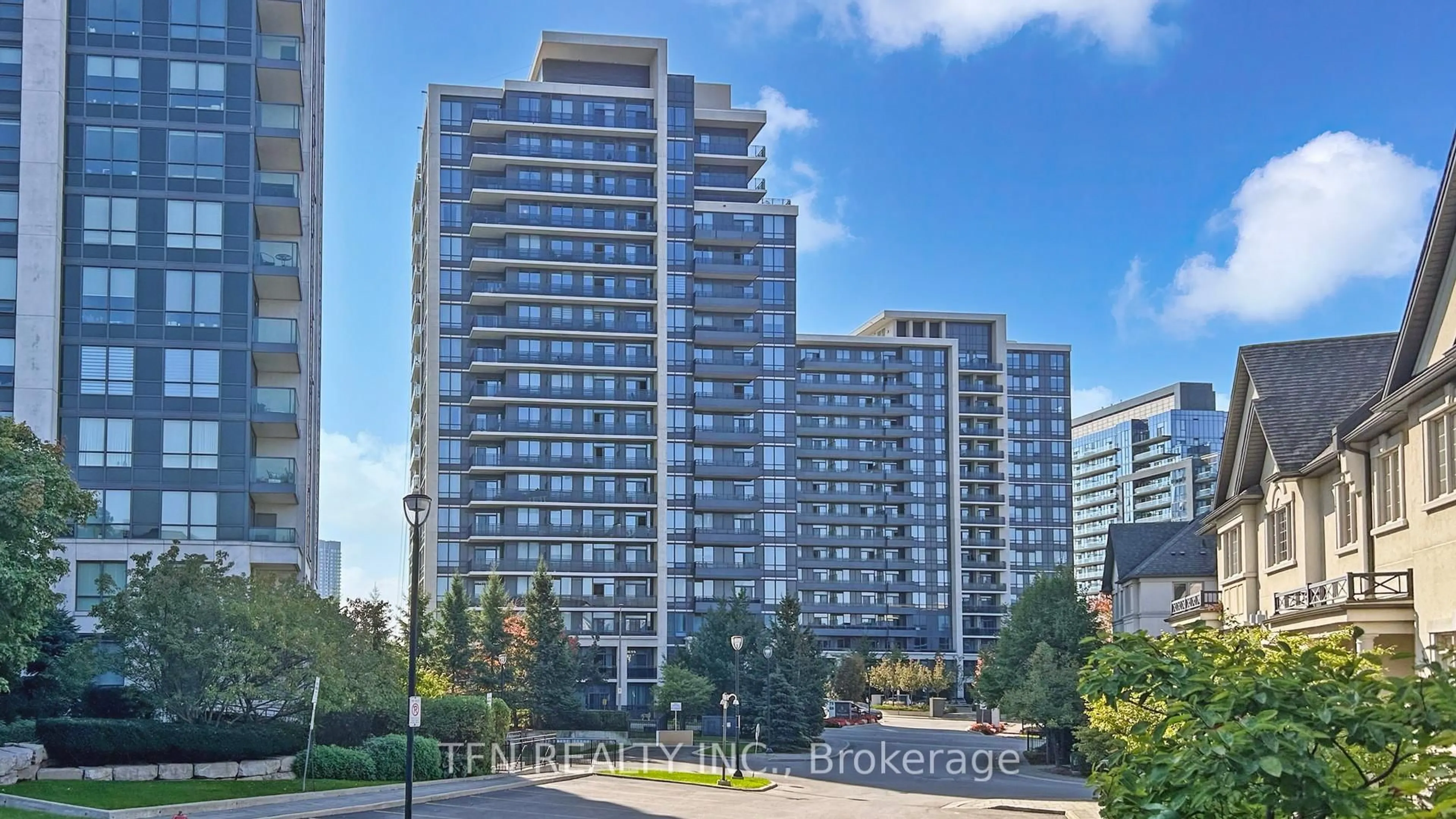 Unknown for 75 North Park Rd #307, Vaughan Ontario L4J 0H8