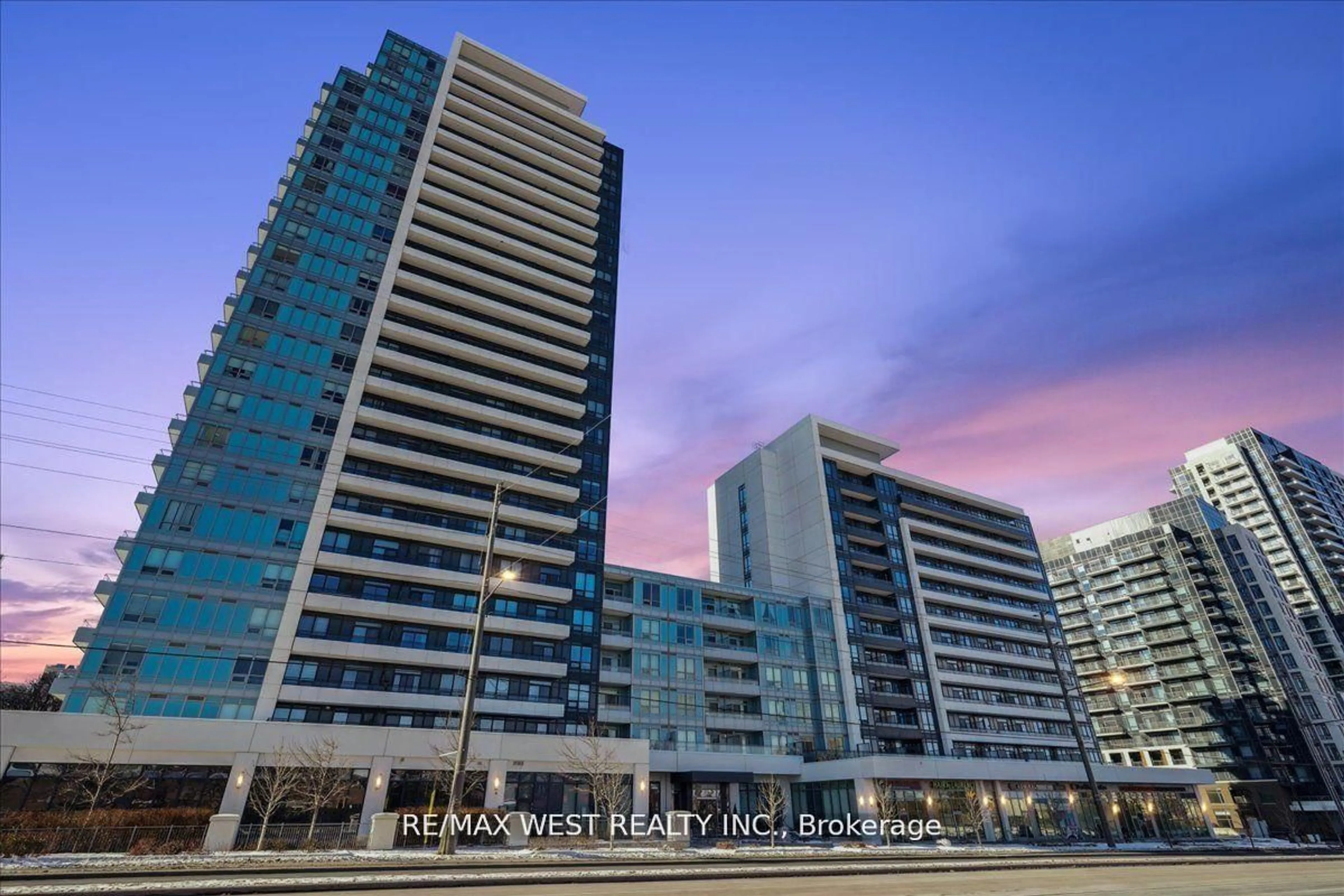 Indoor foyer for 7900 Bathurst St #714, Vaughan Ontario L4J 0J9
