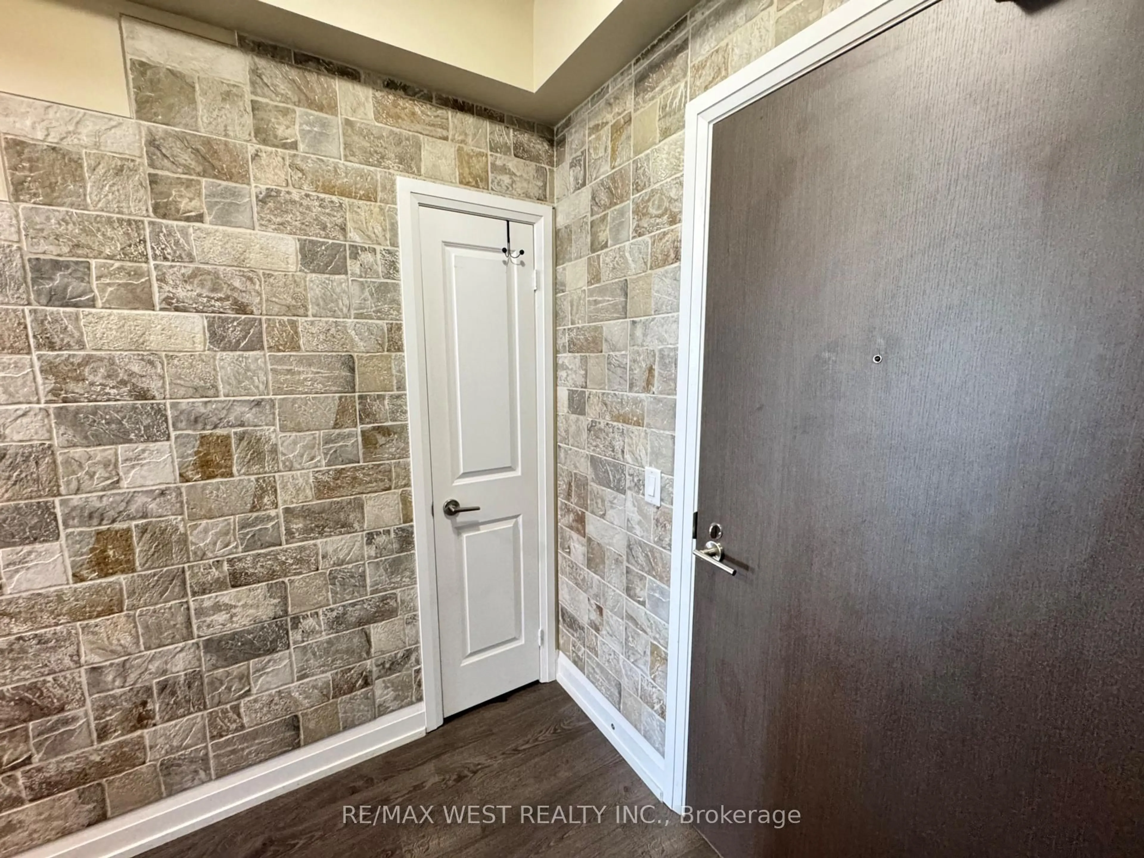 Indoor entryway for 7900 Bathurst St #714, Vaughan Ontario L4J 0J9