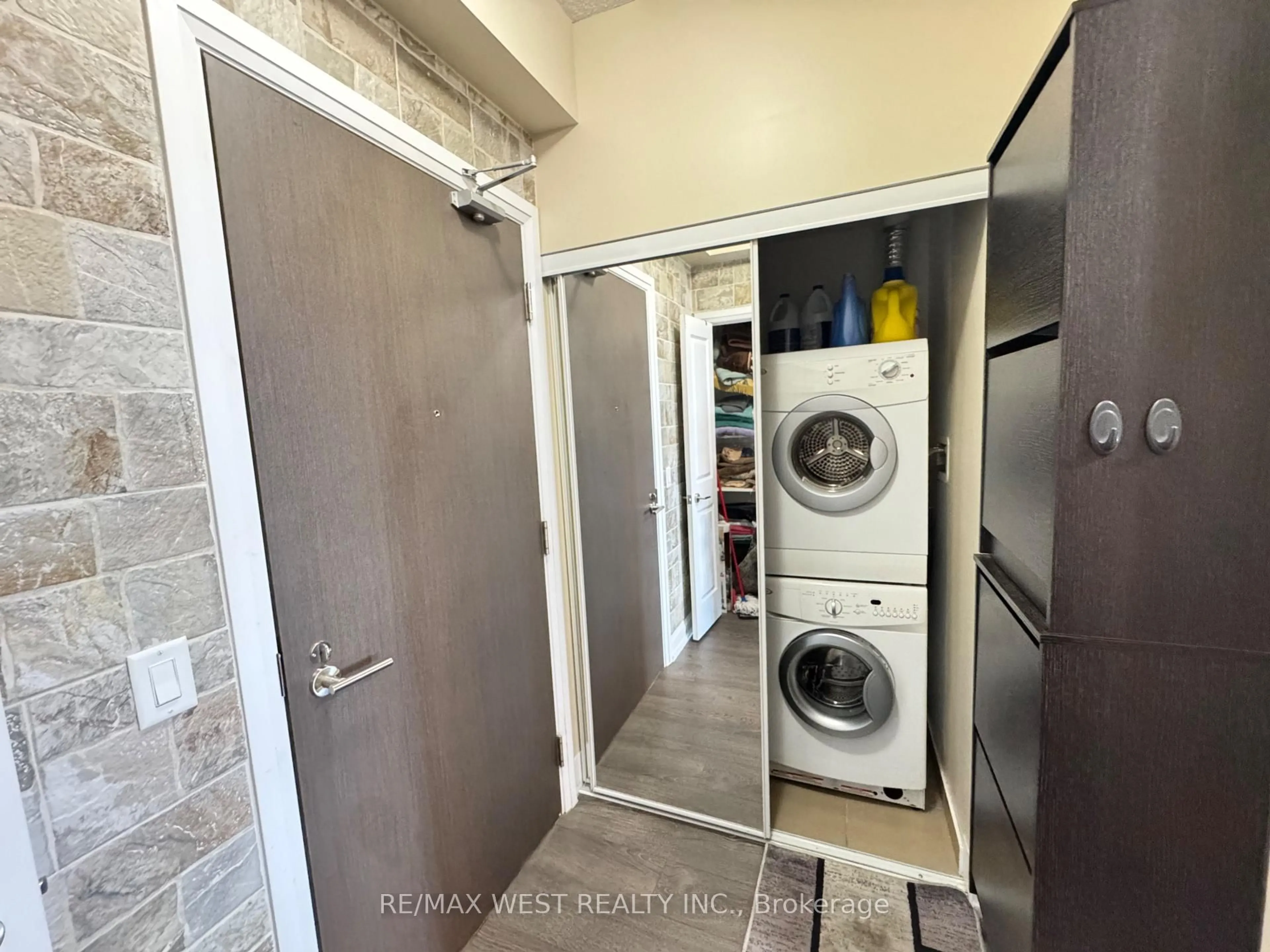 Laundry room for 7900 Bathurst St #714, Vaughan Ontario L4J 0J9