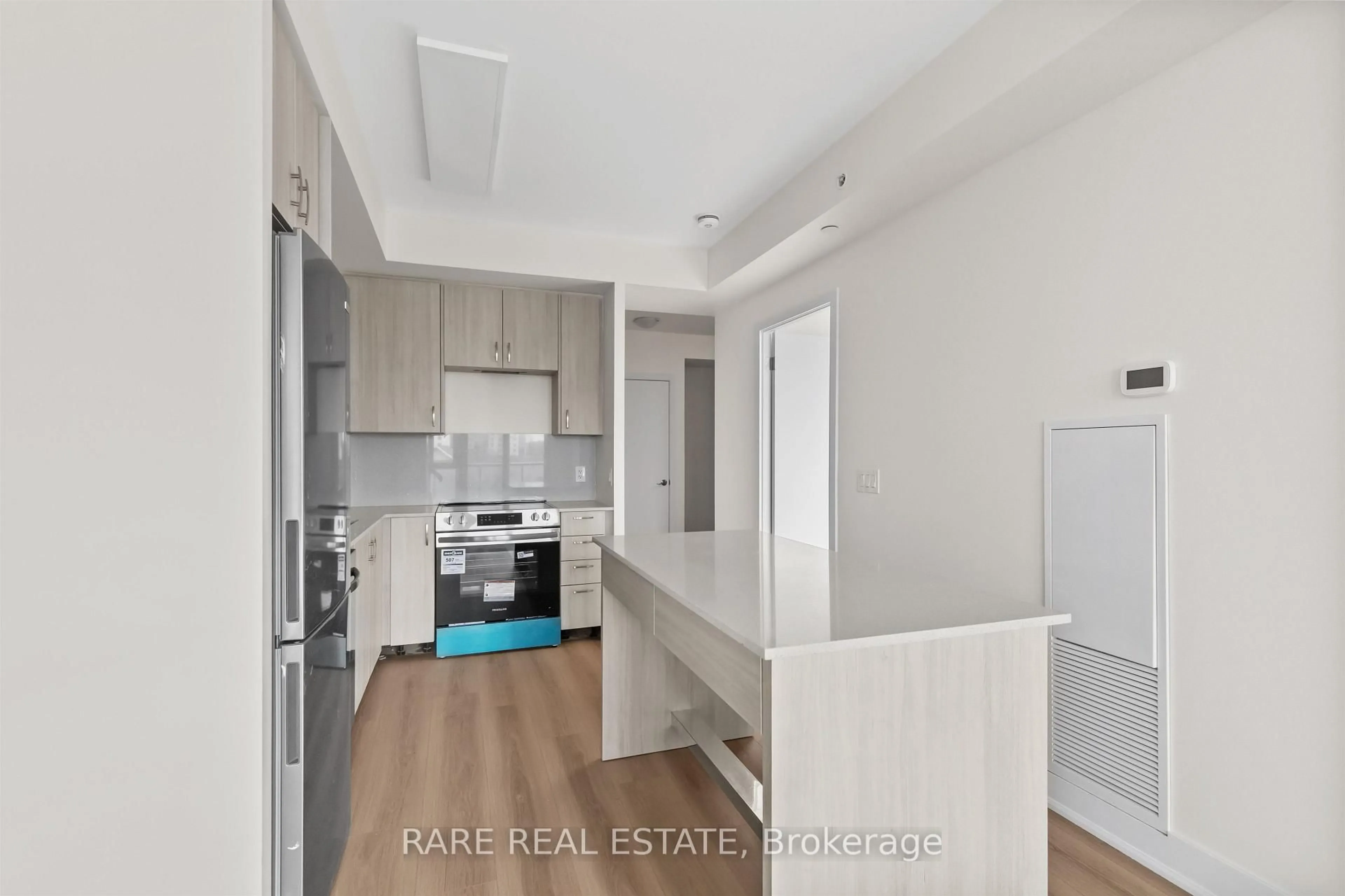 Standard kitchen, unknown for 9471 Yonge St #533, Richmond Hill Ontario L4C 0Z5