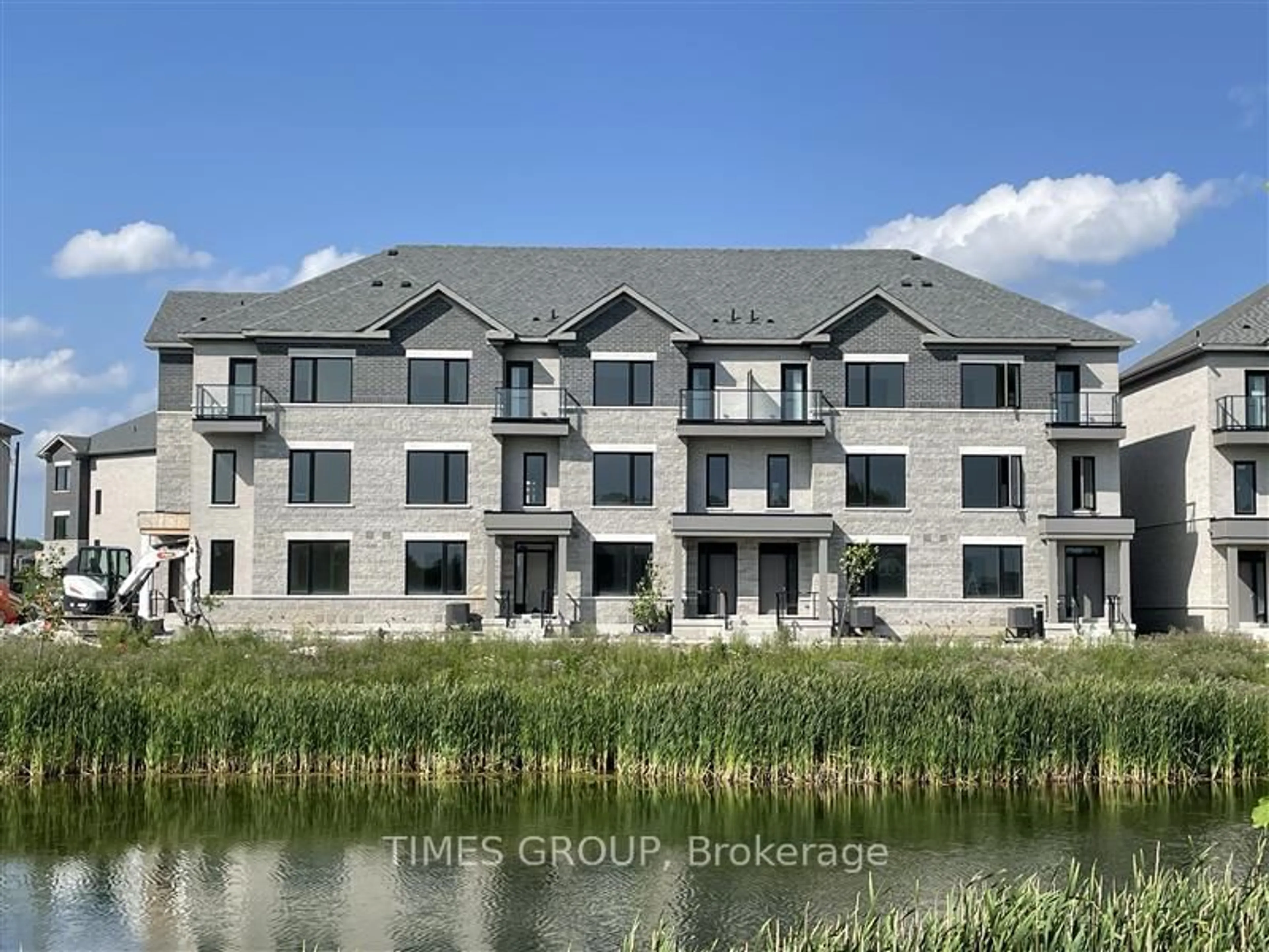 A pic from outside/outdoor area/front of a property/back of a property/a pic from drone, water/lake/river/ocean view for 68 Carlow Lane, Richmond Hill Ontario L4S 1N3