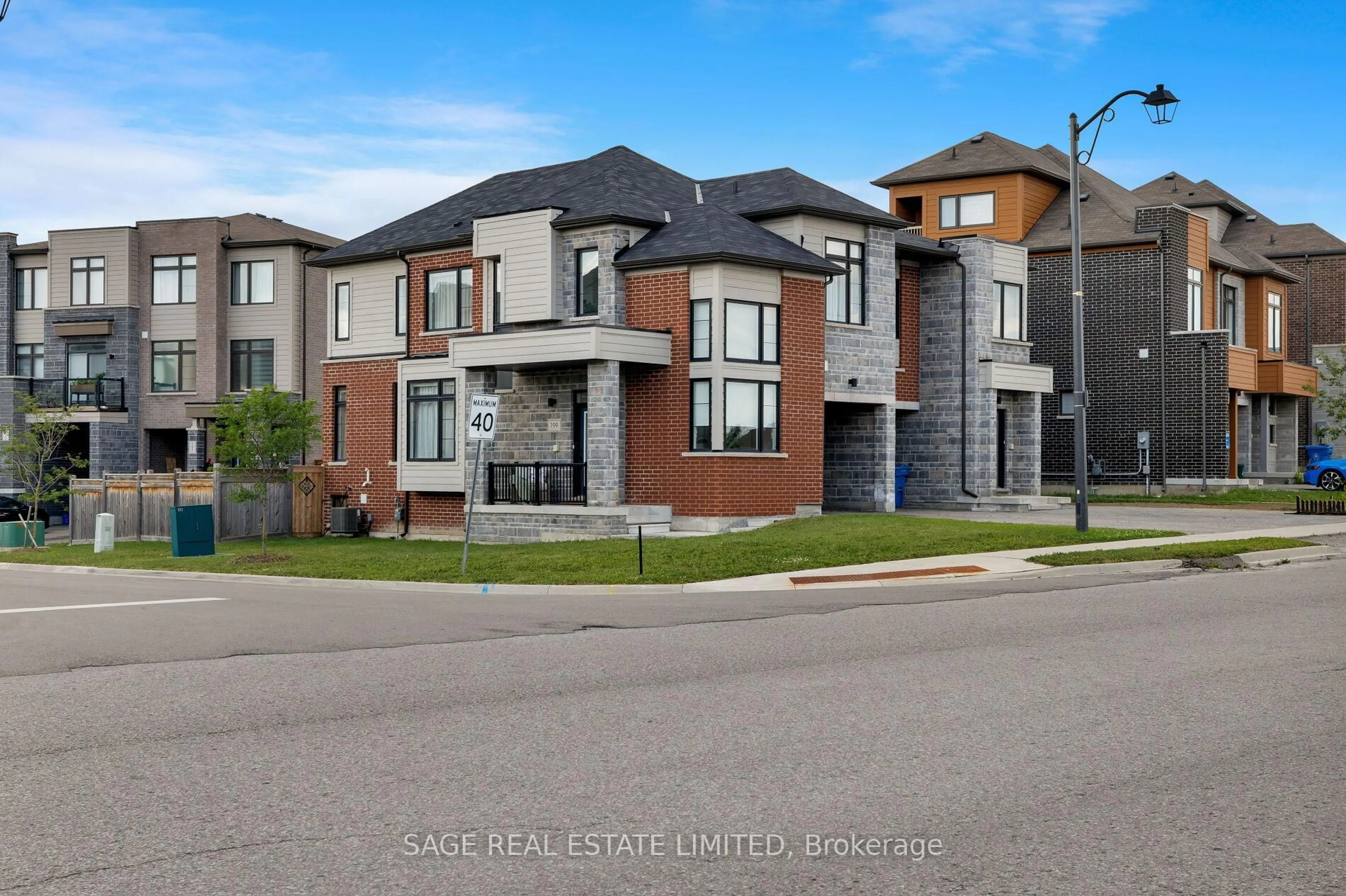Home with brick exterior material, street for 199 Tango Cres, Newmarket Ontario L3X 0K5