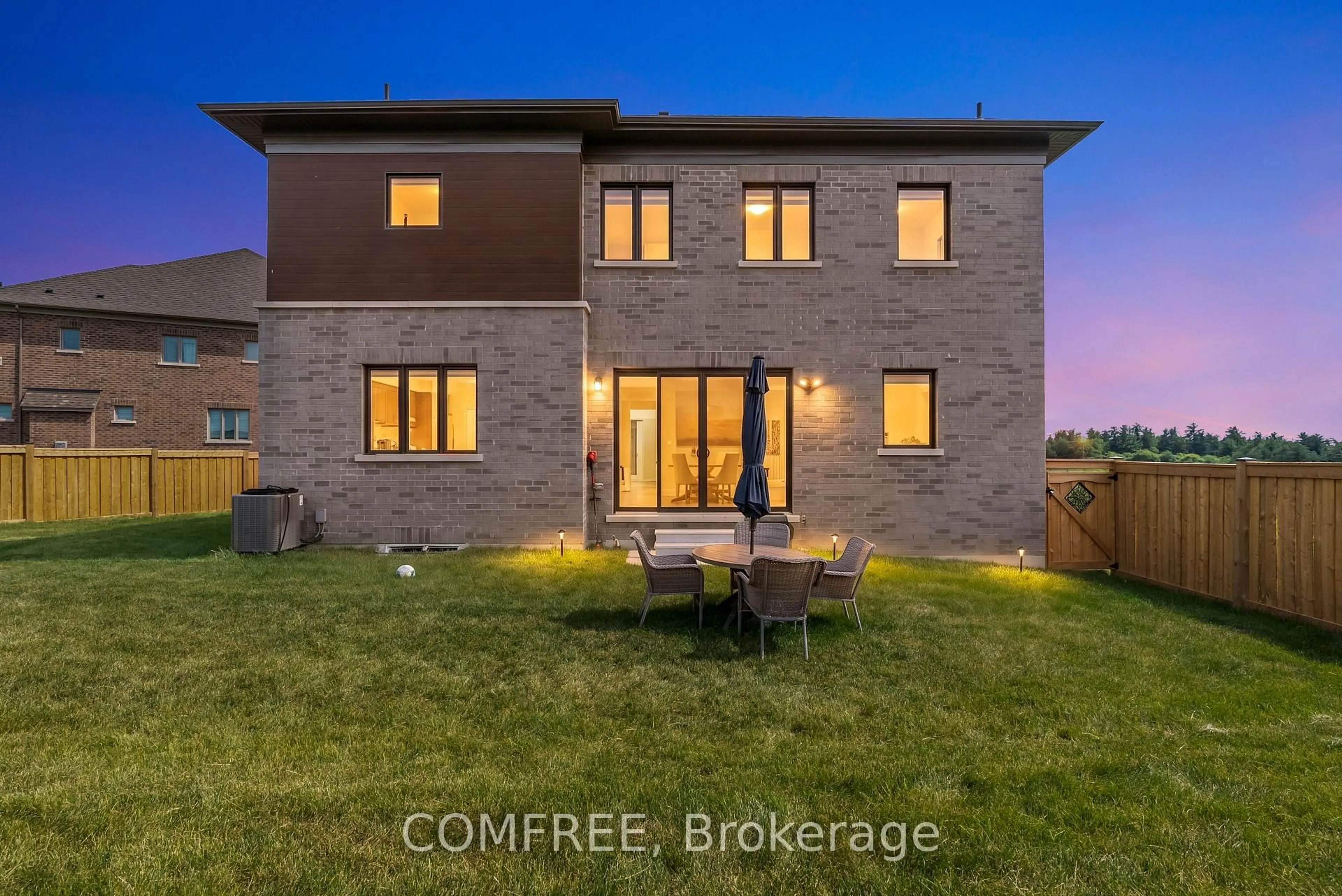 Home with brick exterior material, building for 35 Ogilvie St, Vaughan Ontario L3L 0G2