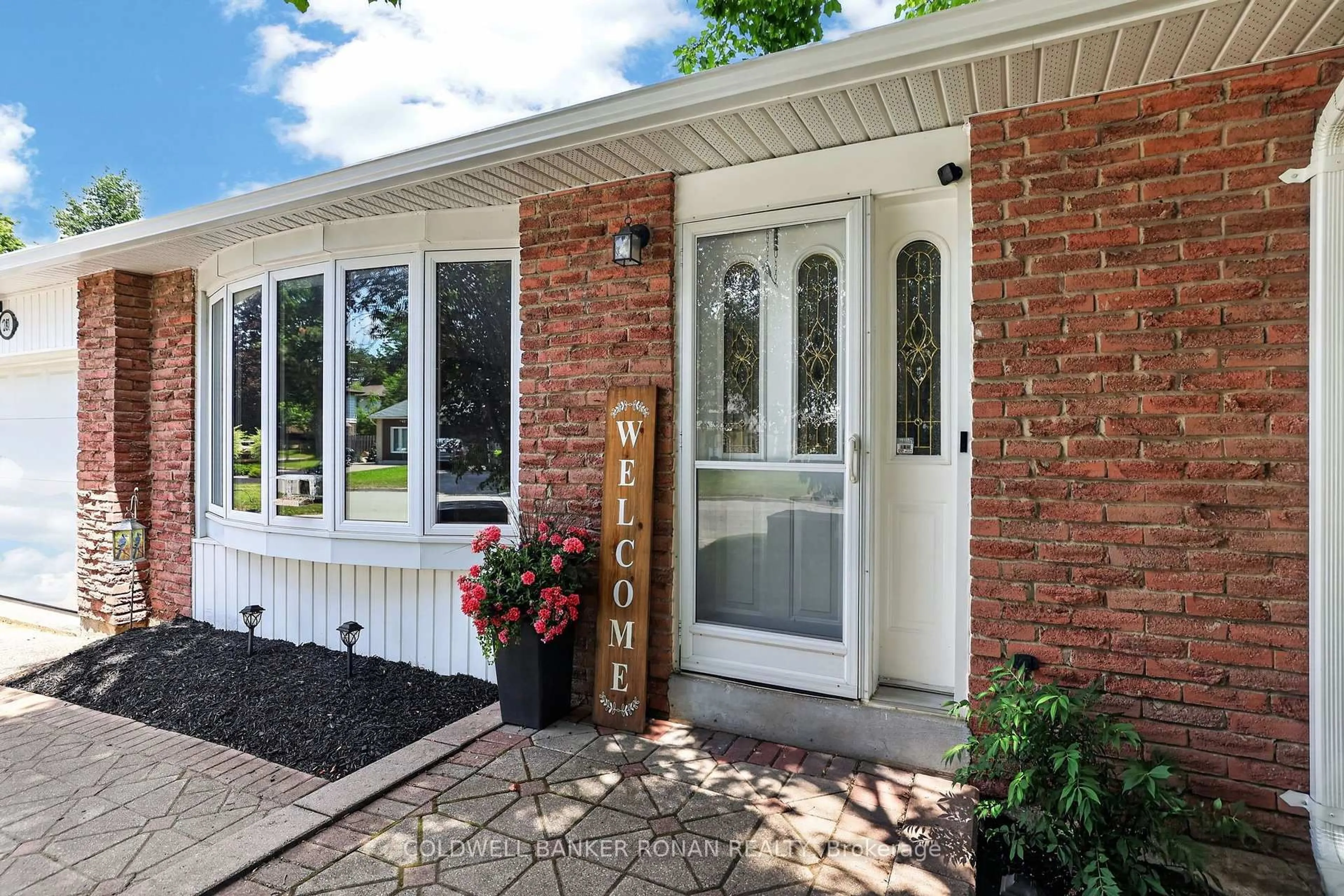 Home with brick exterior material, street for 281 Tupper Blvd, New Tecumseth Ontario L9R 1A8