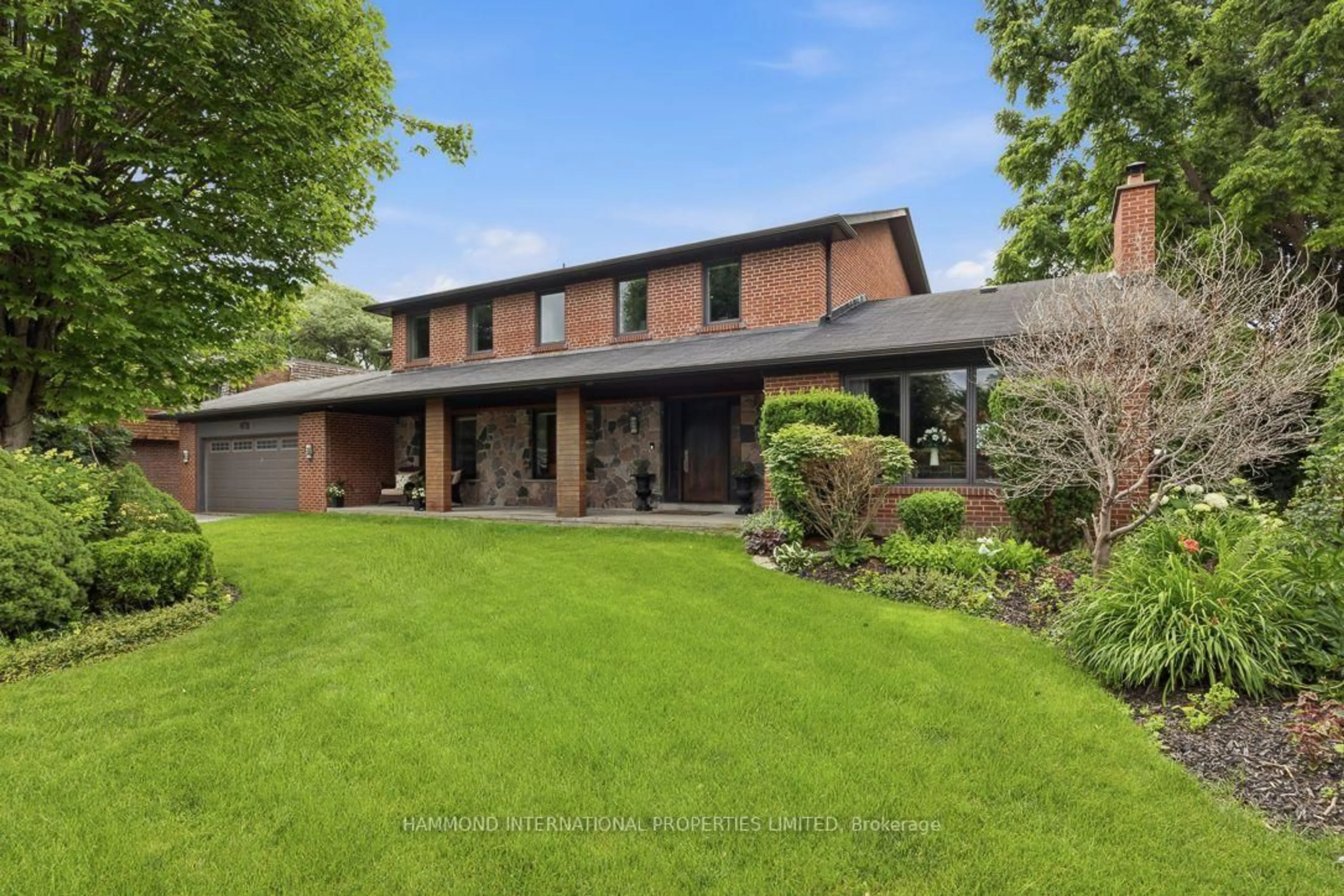 Home with brick exterior material, street for 19 Fairway Heights Cres, Markham Ontario L3T 1K1