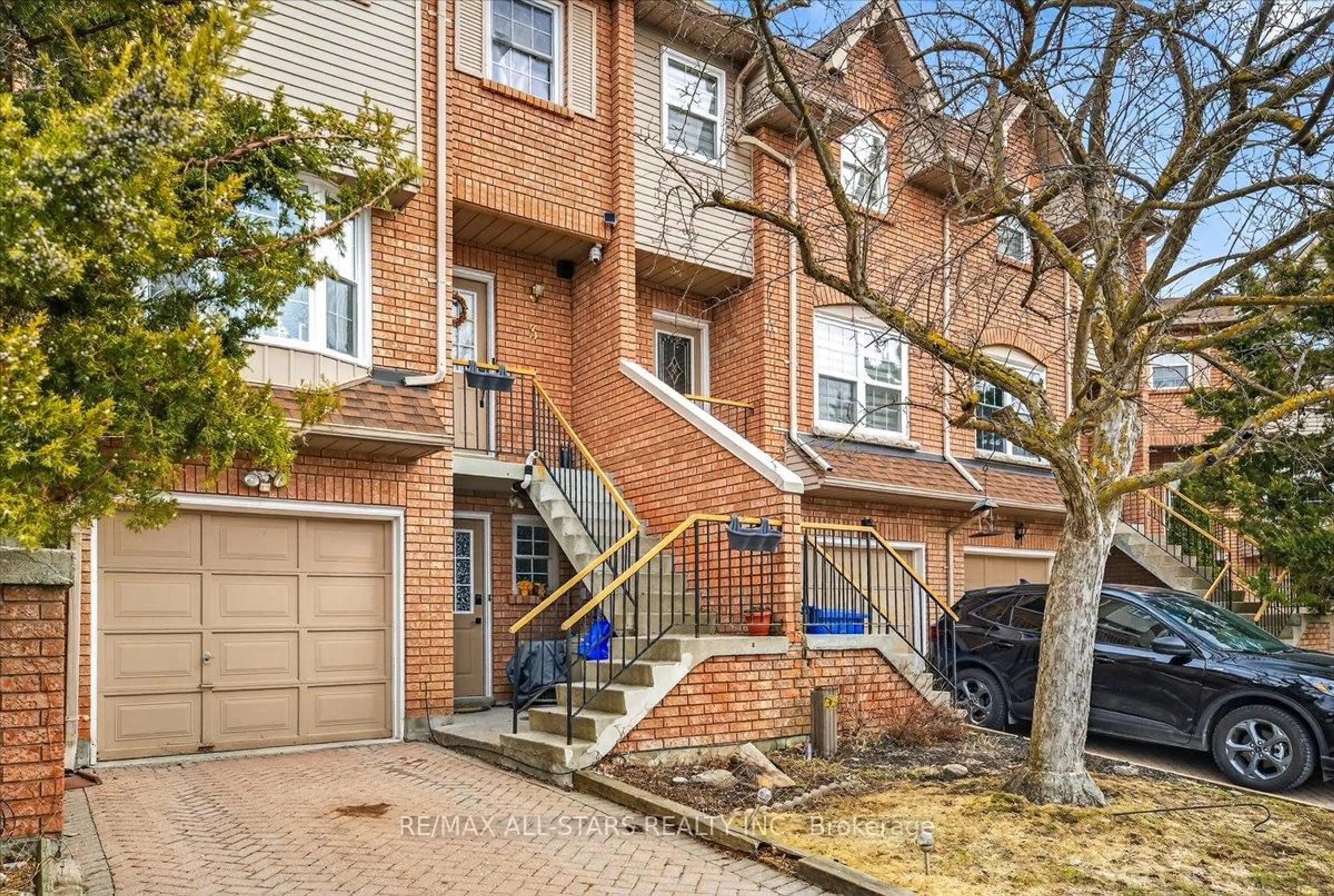 Home with brick exterior material, street for 119 Spring Rd #3, Georgina Ontario L4P 2K4