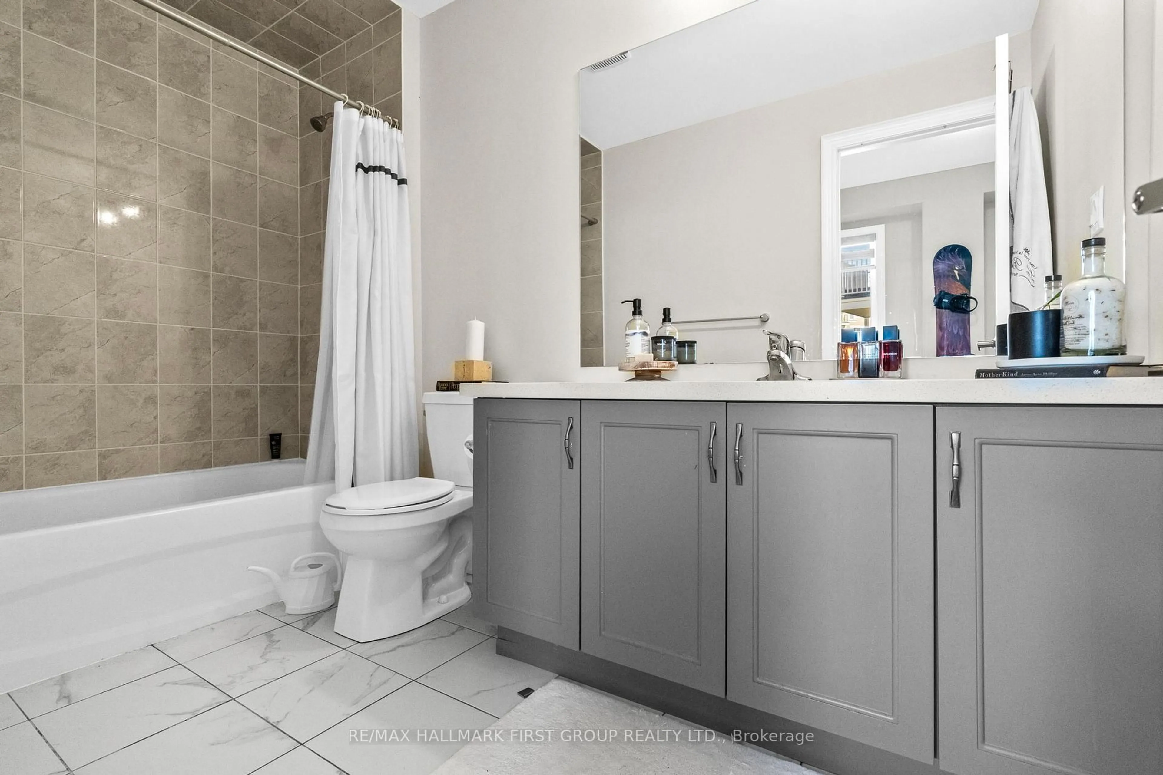 Standard bathroom, ceramic/tile floor for 22 Phillipsen Way, Markham Ontario L3S 0E9