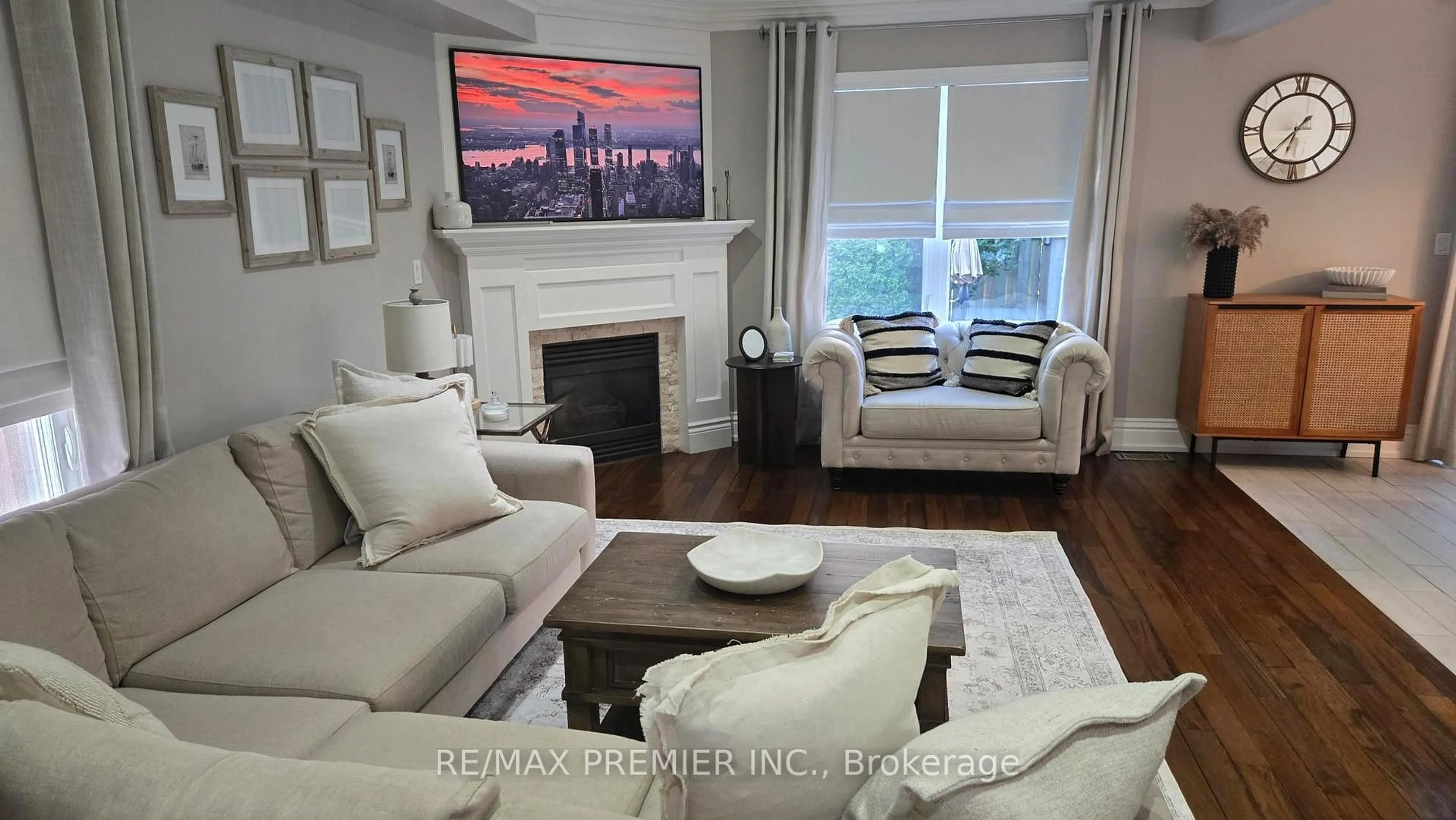 Living room with furniture, unknown for 178 Buena Vista Dr, Vaughan Ontario L4H 1T7