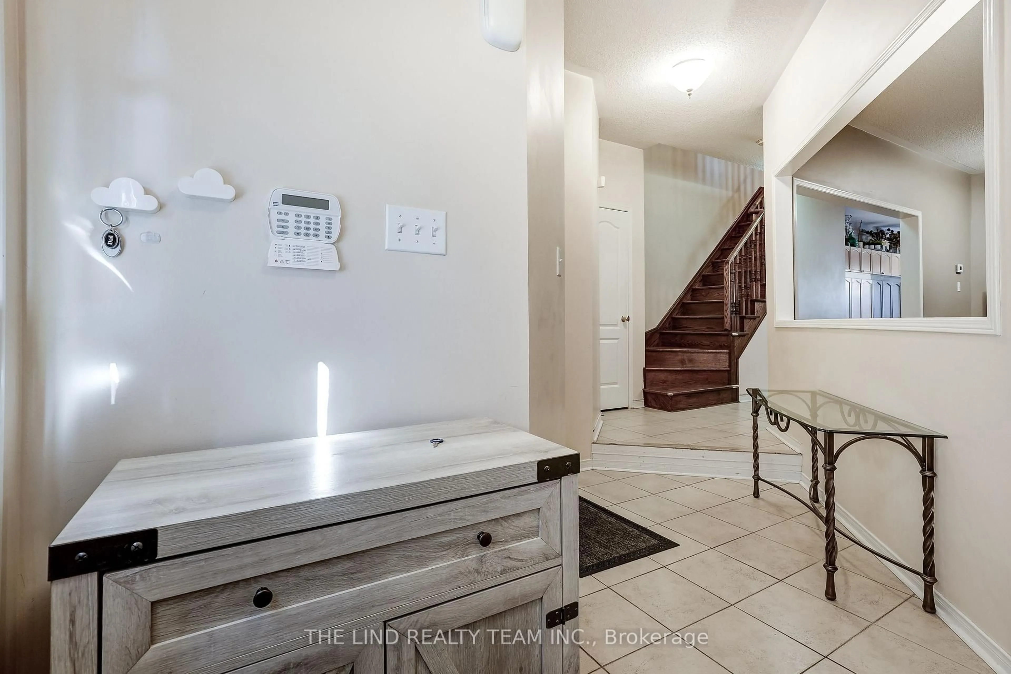 Indoor entryway for 29 Tuscana Blvd, Vaughan Ontario L4K 5J2
