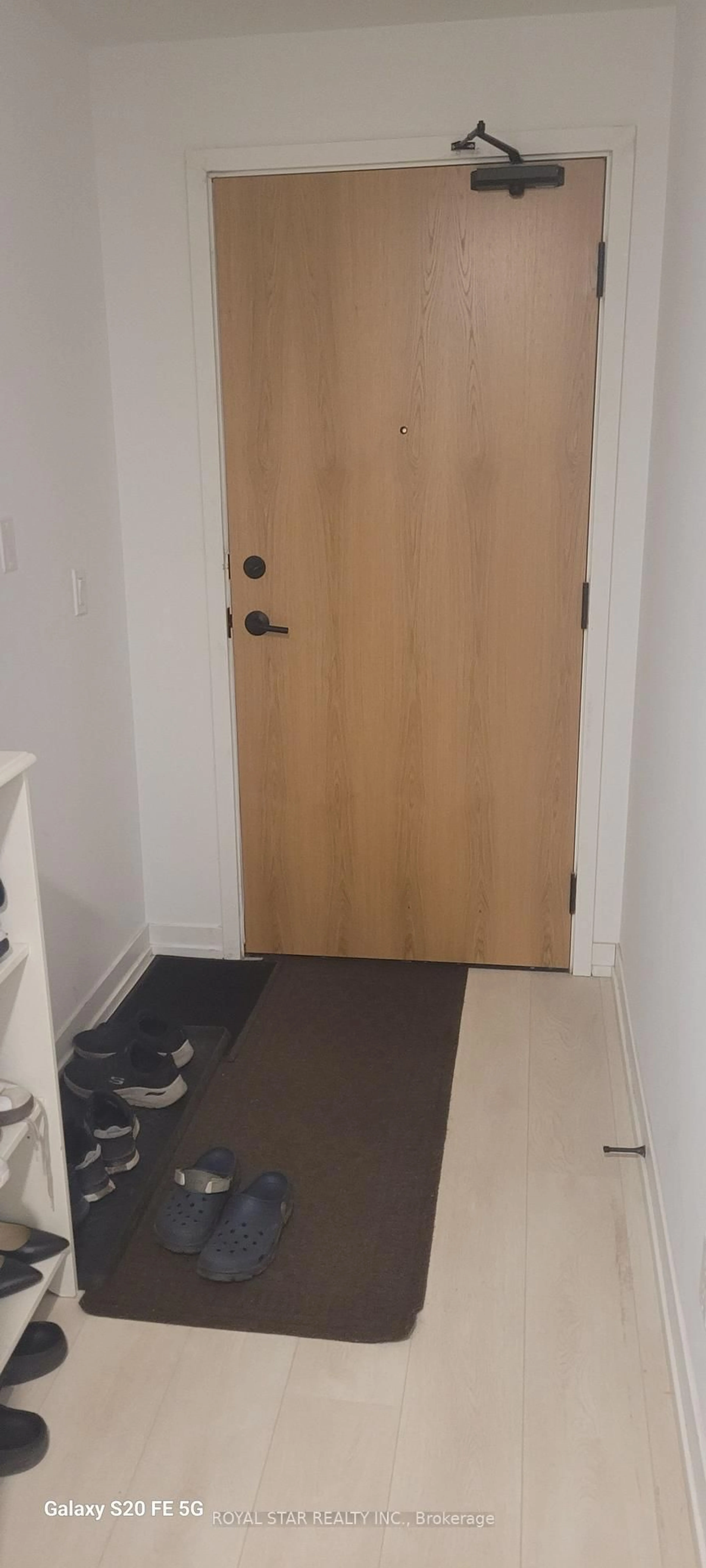 A pic of a room for 8 Beverley Glen Blvd #901, Vaughan Ontario L4J 0L5