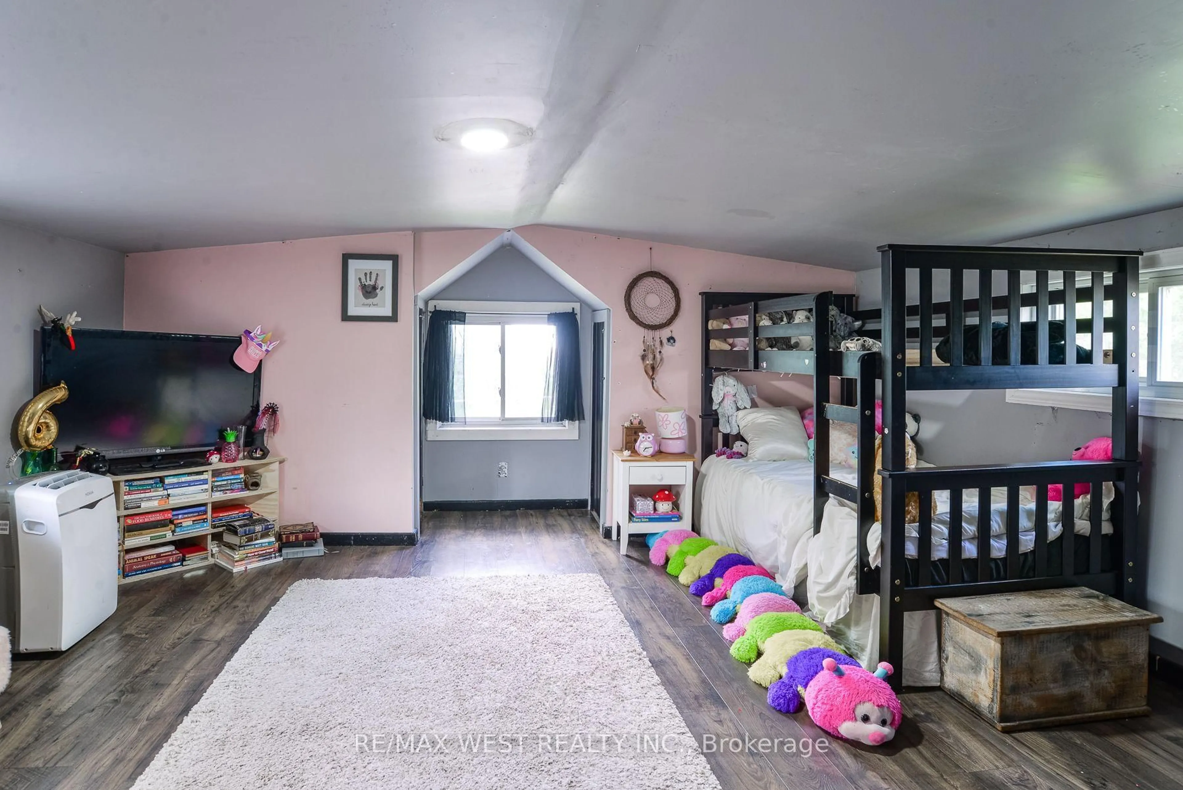A pic of a room for 89 Cedar Beach Rd, Brock Ontario L0K 1A0