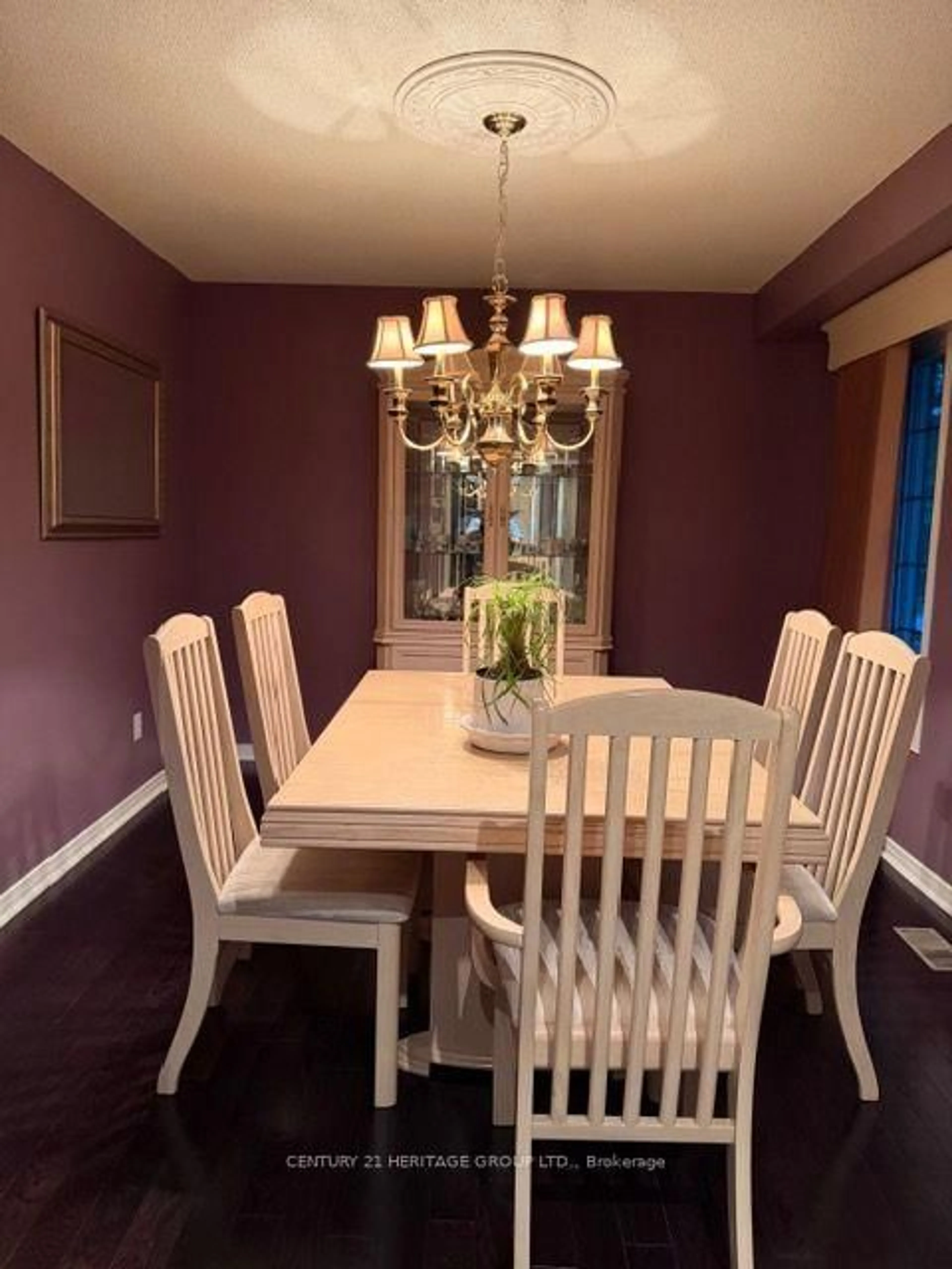 Dining room, wood/laminate floor for 3 Primrose Path Cres, Markham Ontario L3S 4B1