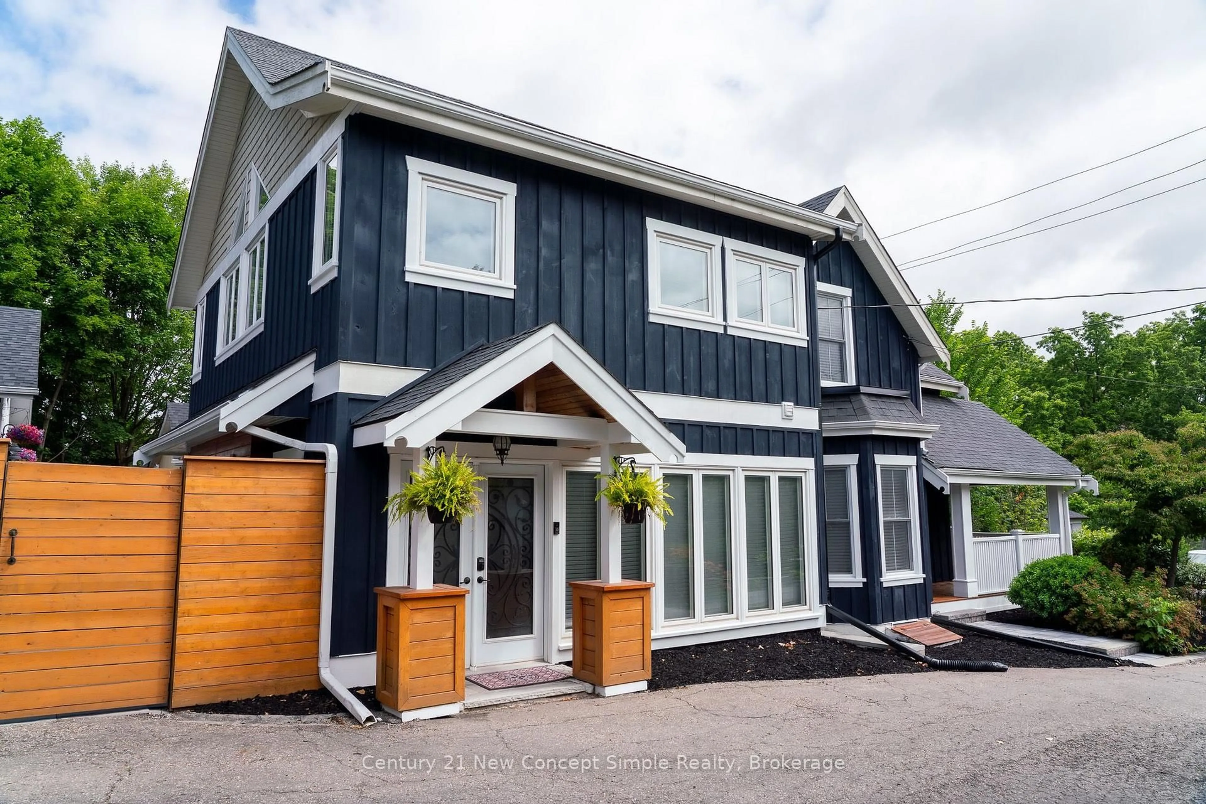 Home with vinyl exterior material, street for 56 Machell Ave, Aurora Ontario L4G 2R7