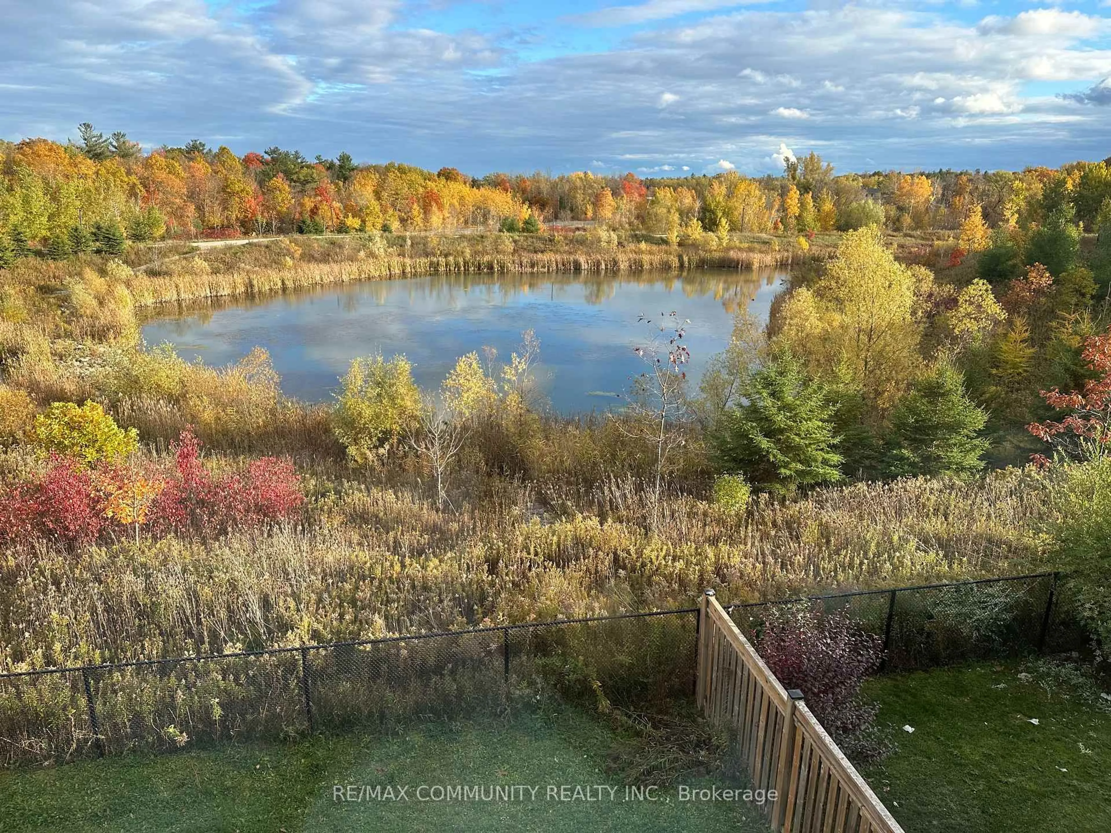 A pic from outside/outdoor area/front of a property/back of a property/a pic from drone, water/lake/river/ocean view for 1345 Bardeau St, Innisfil Ontario L0L 1W0