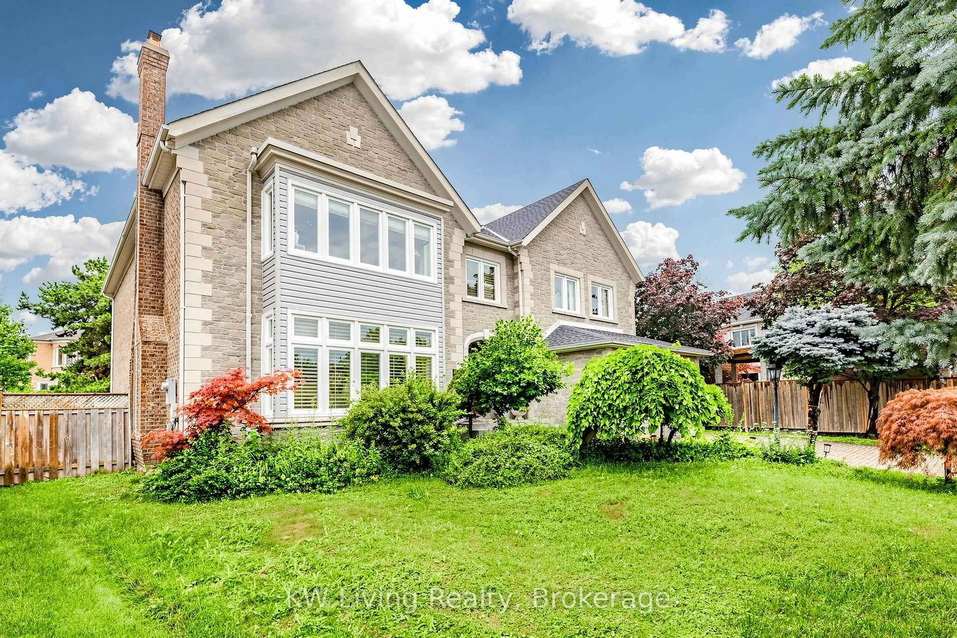 Home with brick exterior material, street for 28 Edmund Cres, Richmond Hill Ontario L4B 2X8