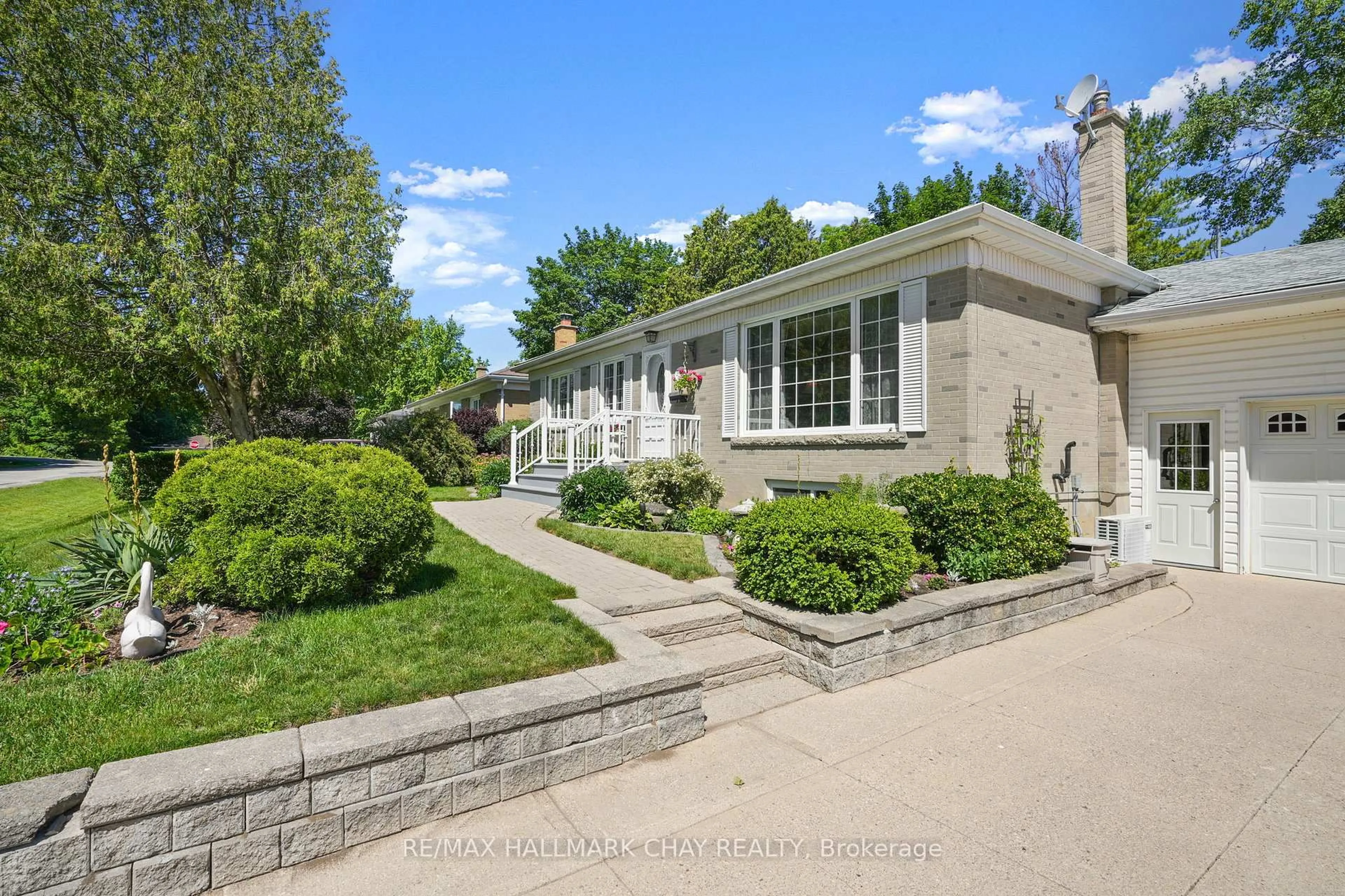 Unknown for 34 Elm St, New Tecumseth Ontario L9R 1M7