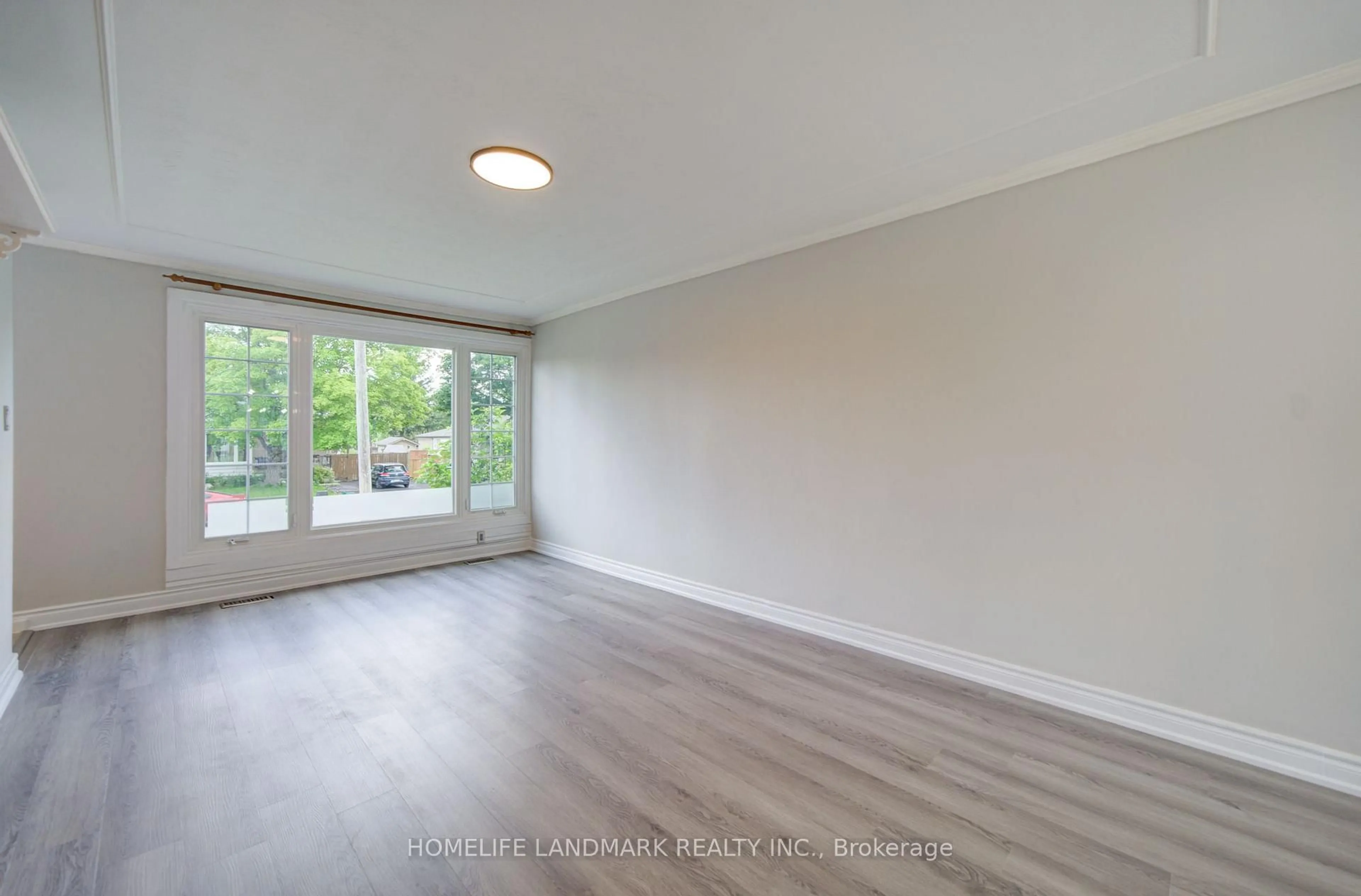 A pic of a room for 167 Taylor Mills Dr, Richmond Hill Ontario L4C 2T5