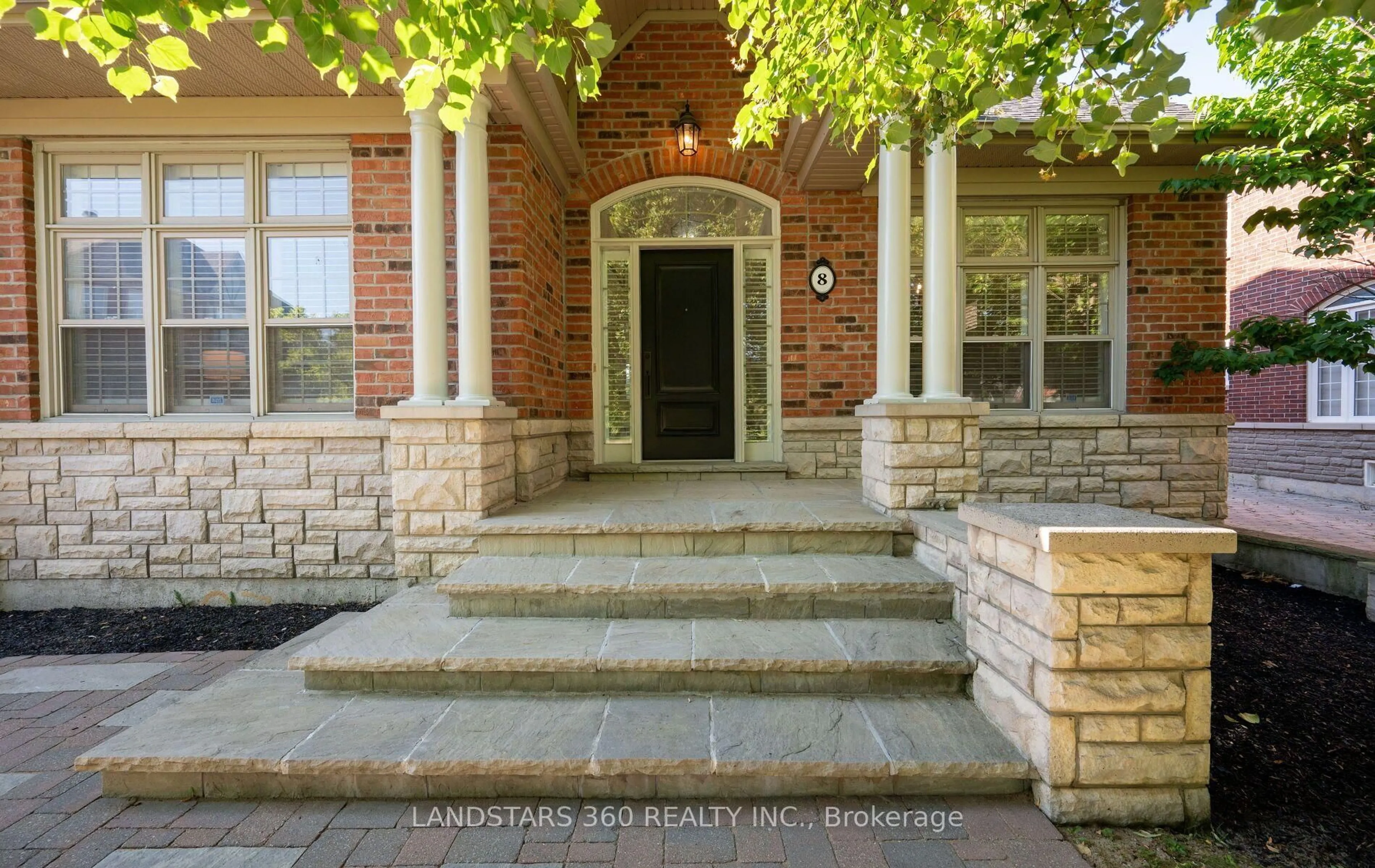 Indoor entryway for 8 Royal Troon Cres, Markham Ontario L6C 2A6