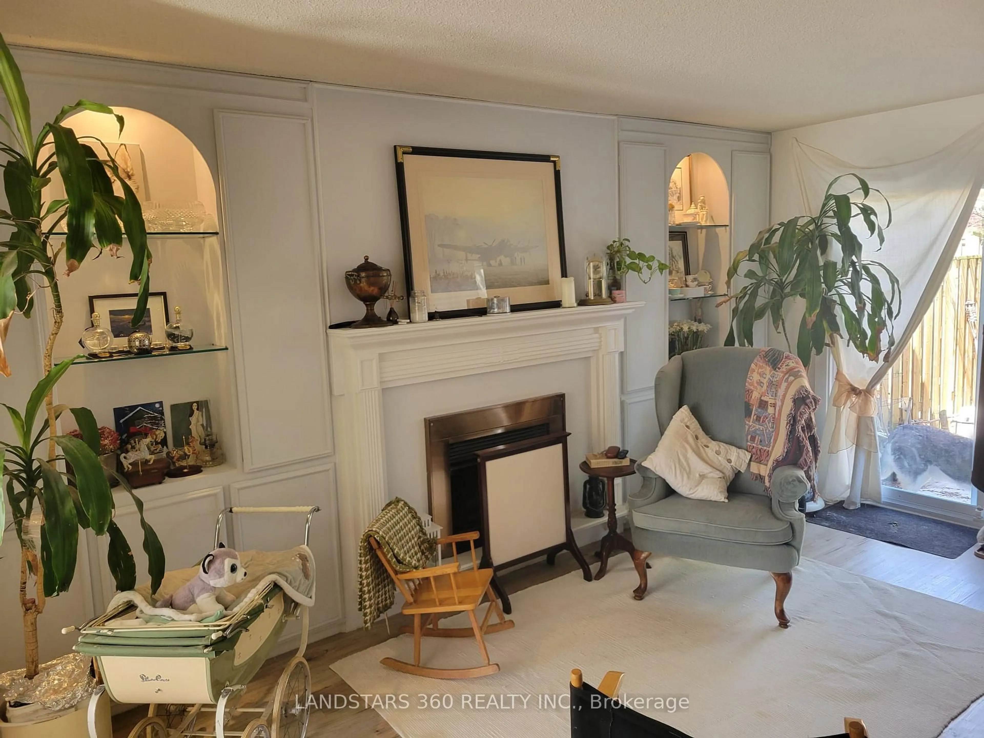 Living room with furniture, unknown for 6 Bowman Way #147, Markham Ontario L3T 4Z7