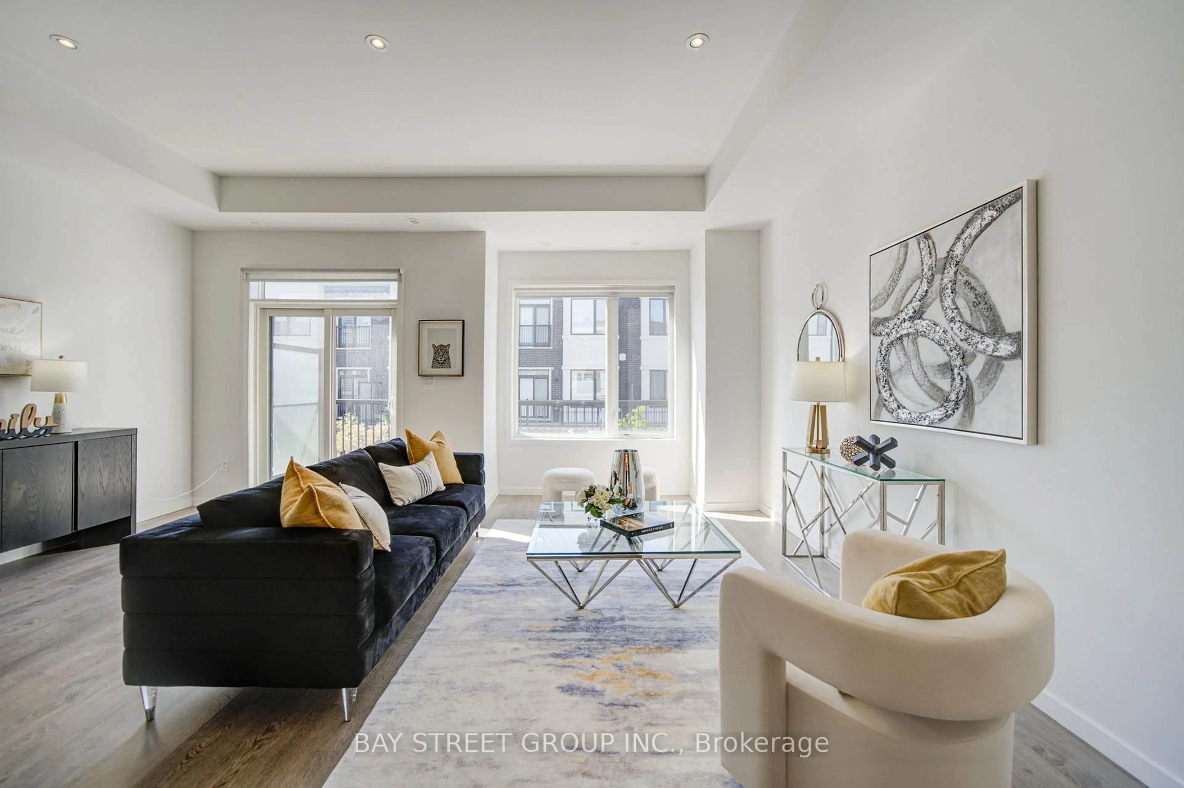 Living room with furniture, unknown for 29 Lafferty Lane, Richmond Hill Ontario L4C 0Z8