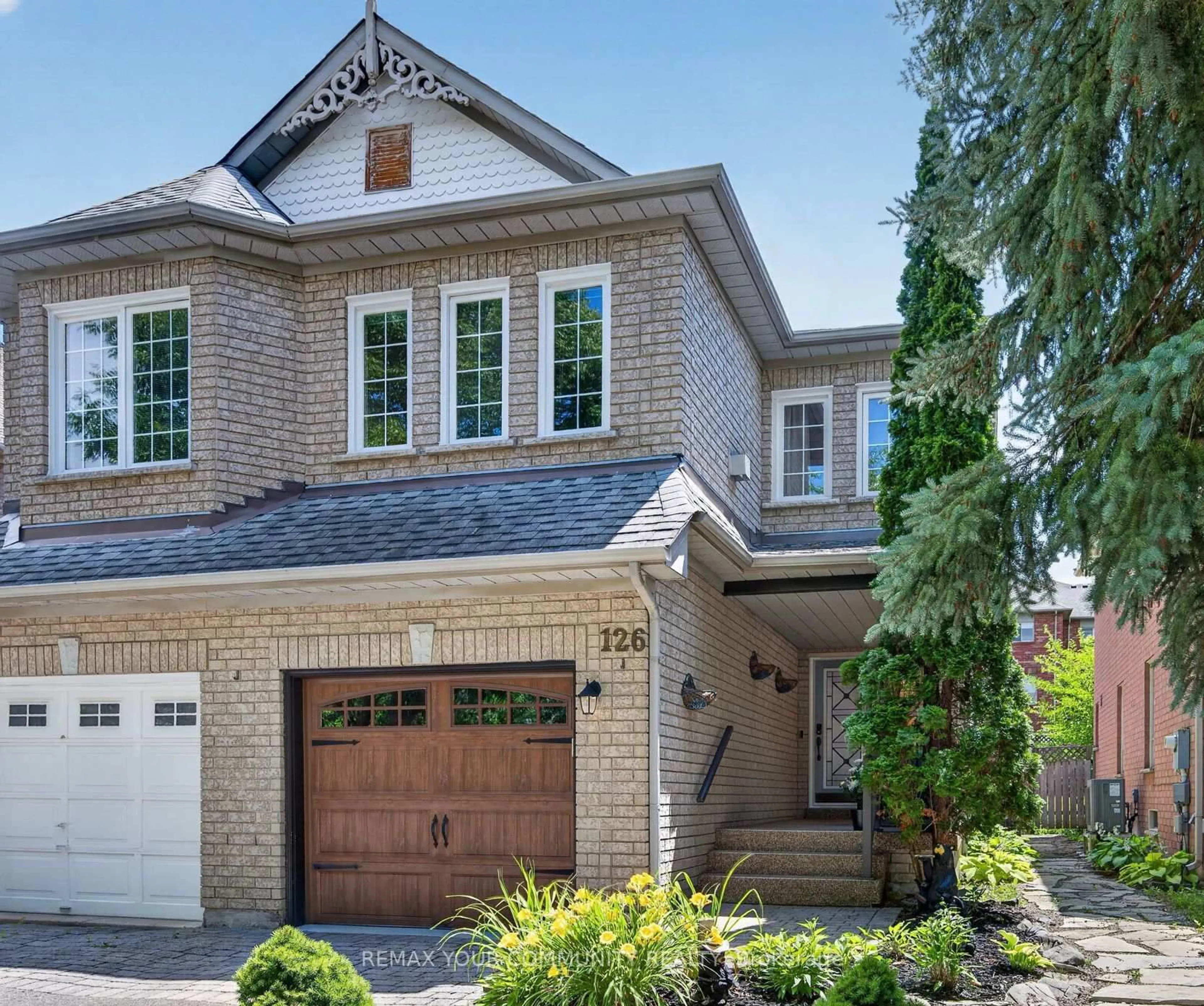 Home with brick exterior material, street for 126 Woodroof Cres, Aurora Ontario L4G 7H2
