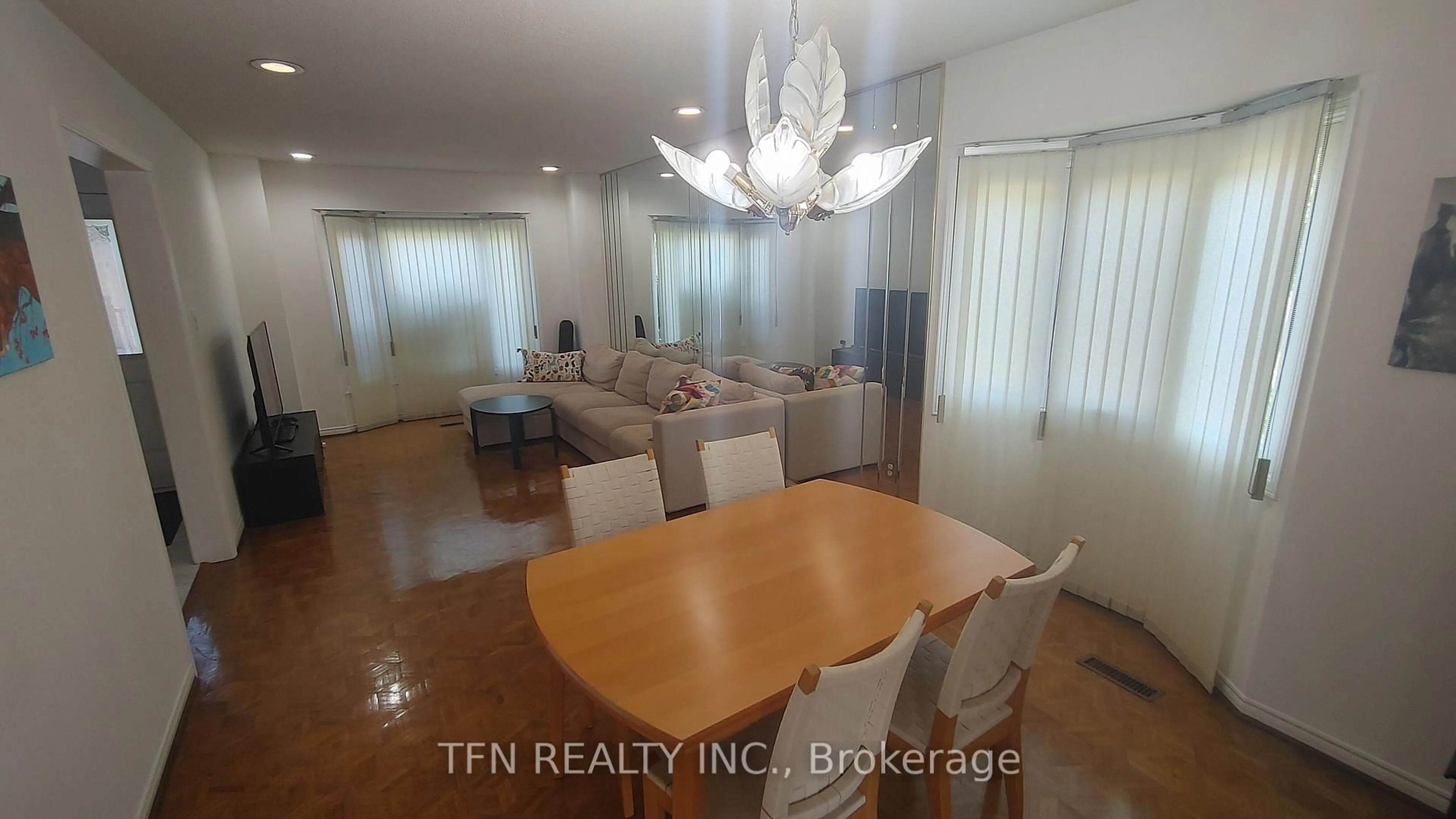 Unknown for 112 Trafalgar Sq, Vaughan Ontario L4J 7M9