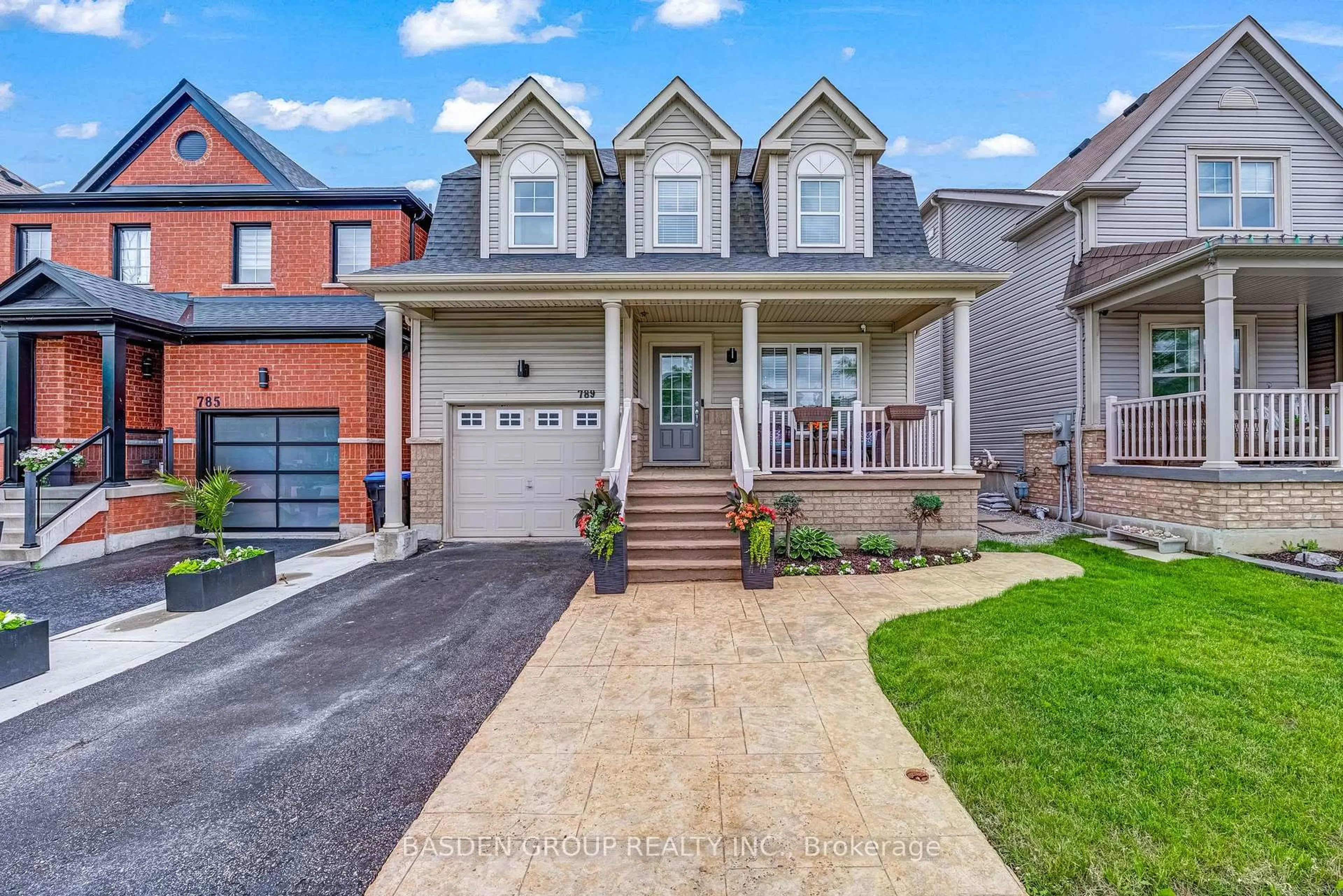 Home with brick exterior material, street for 789 Miller Park Ave, Bradford West Gwillimbury Ontario L3Z 0L8