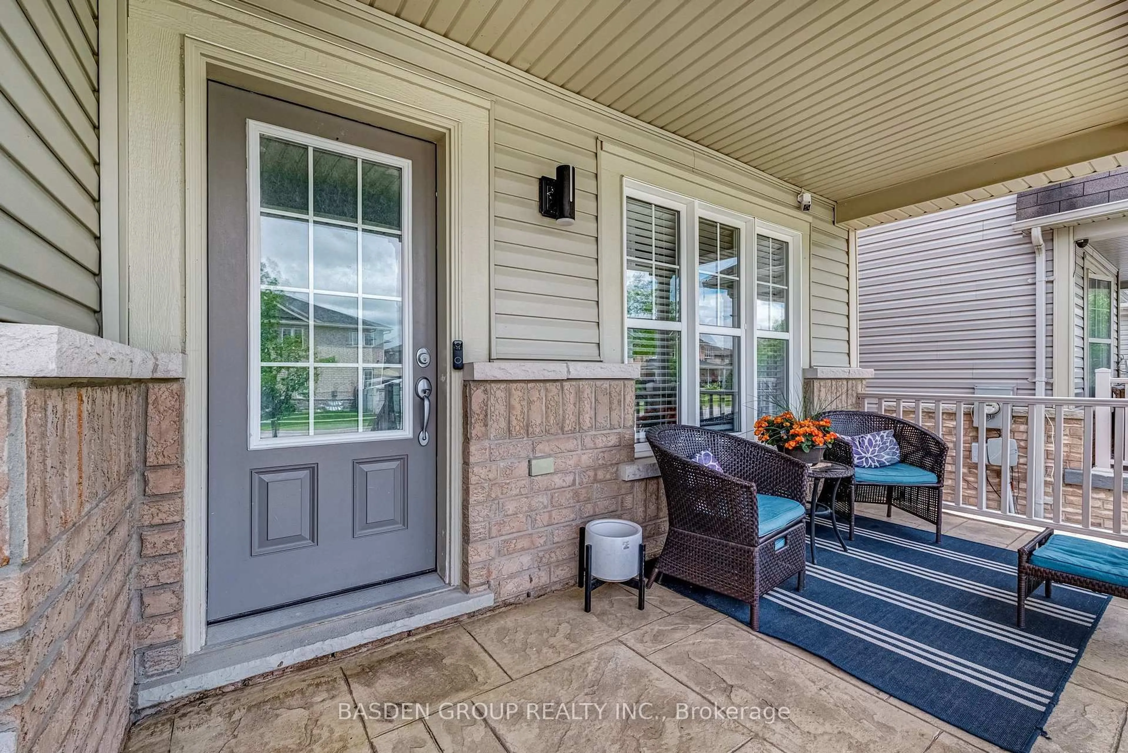 Indoor entryway for 789 Miller Park Ave, Bradford West Gwillimbury Ontario L3Z 0L8
