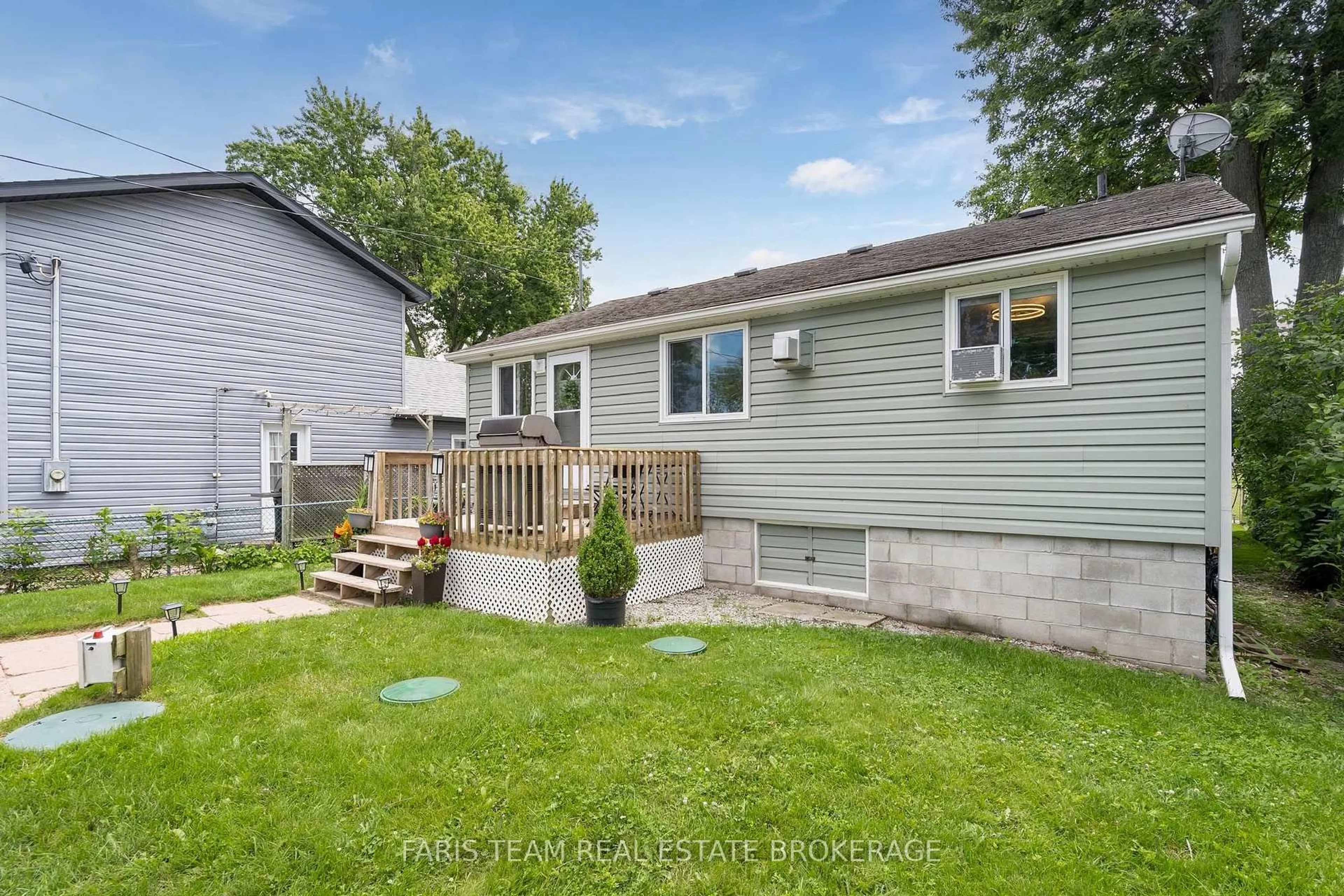 Unknown for 1067 Park Pl, Innisfil Ontario L0L 1K0