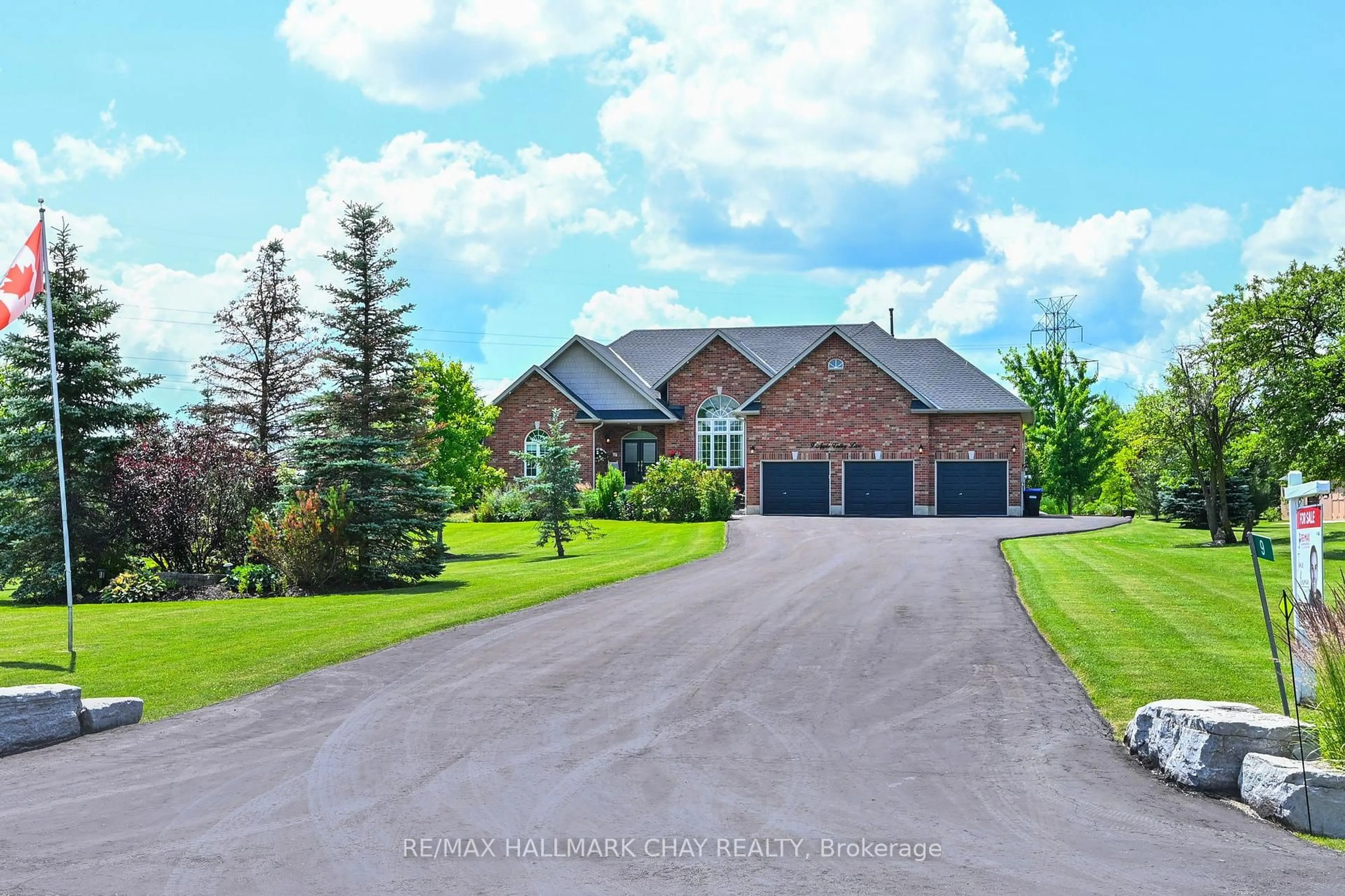 A pic from outside/outdoor area/front of a property/back of a property/a pic from drone, unknown for 9 Apple Valley Lane, Adjala-Tosorontio Ontario L0M 1J0