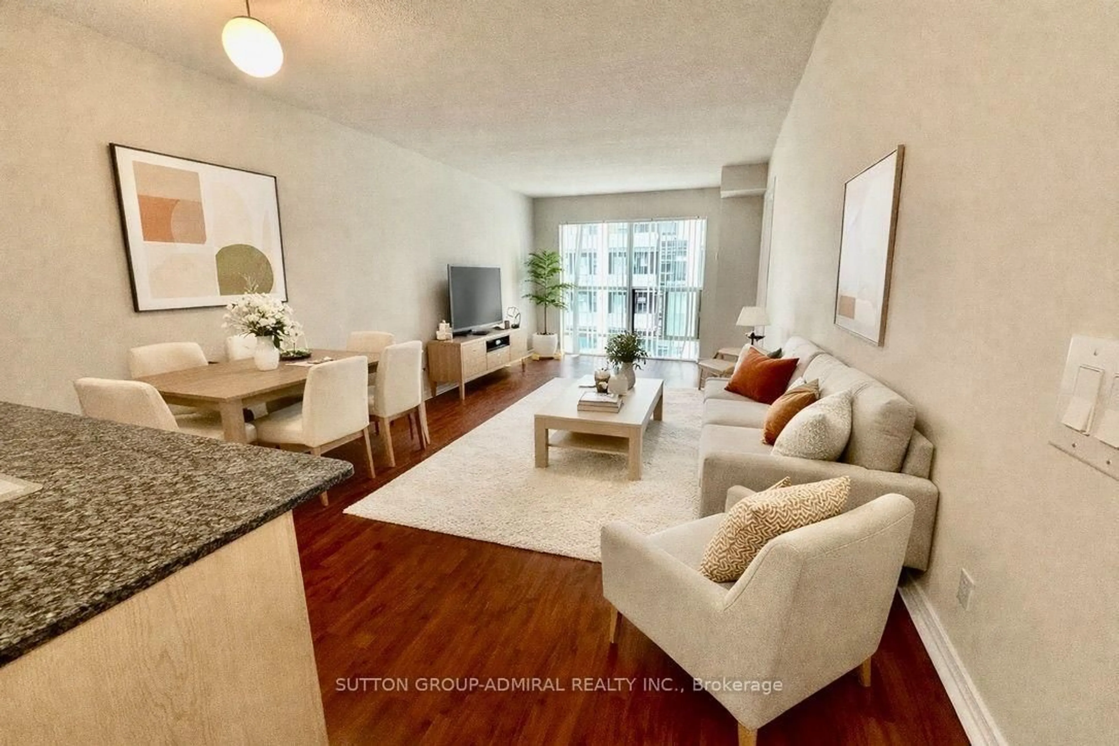 Living room with furniture, unknown for 185 Oneida Cres #911, Richmond Hill Ontario L4B 0B1