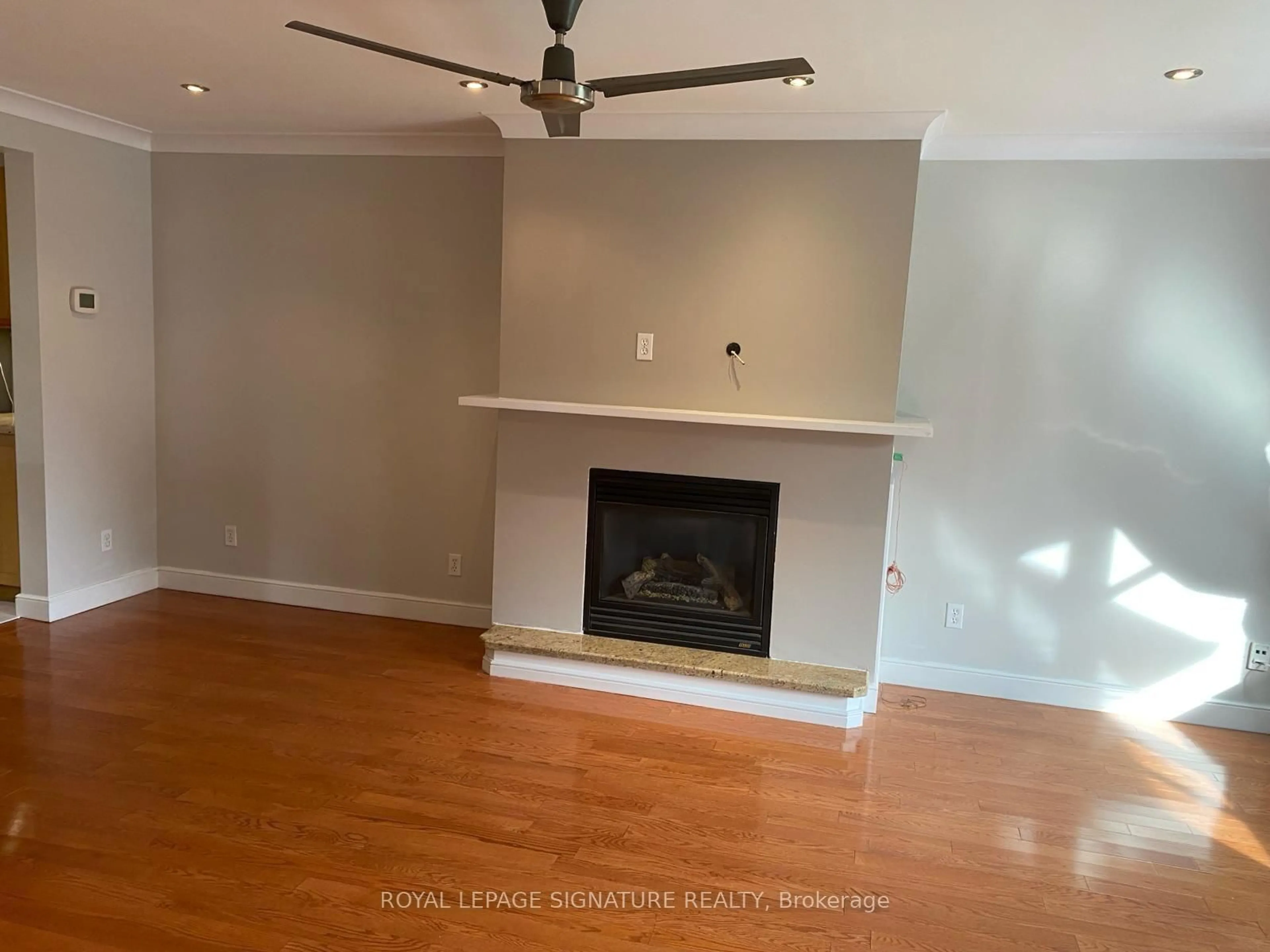A pic of a room for 459 Dixon Blvd, Newmarket Ontario L3Y 5C9