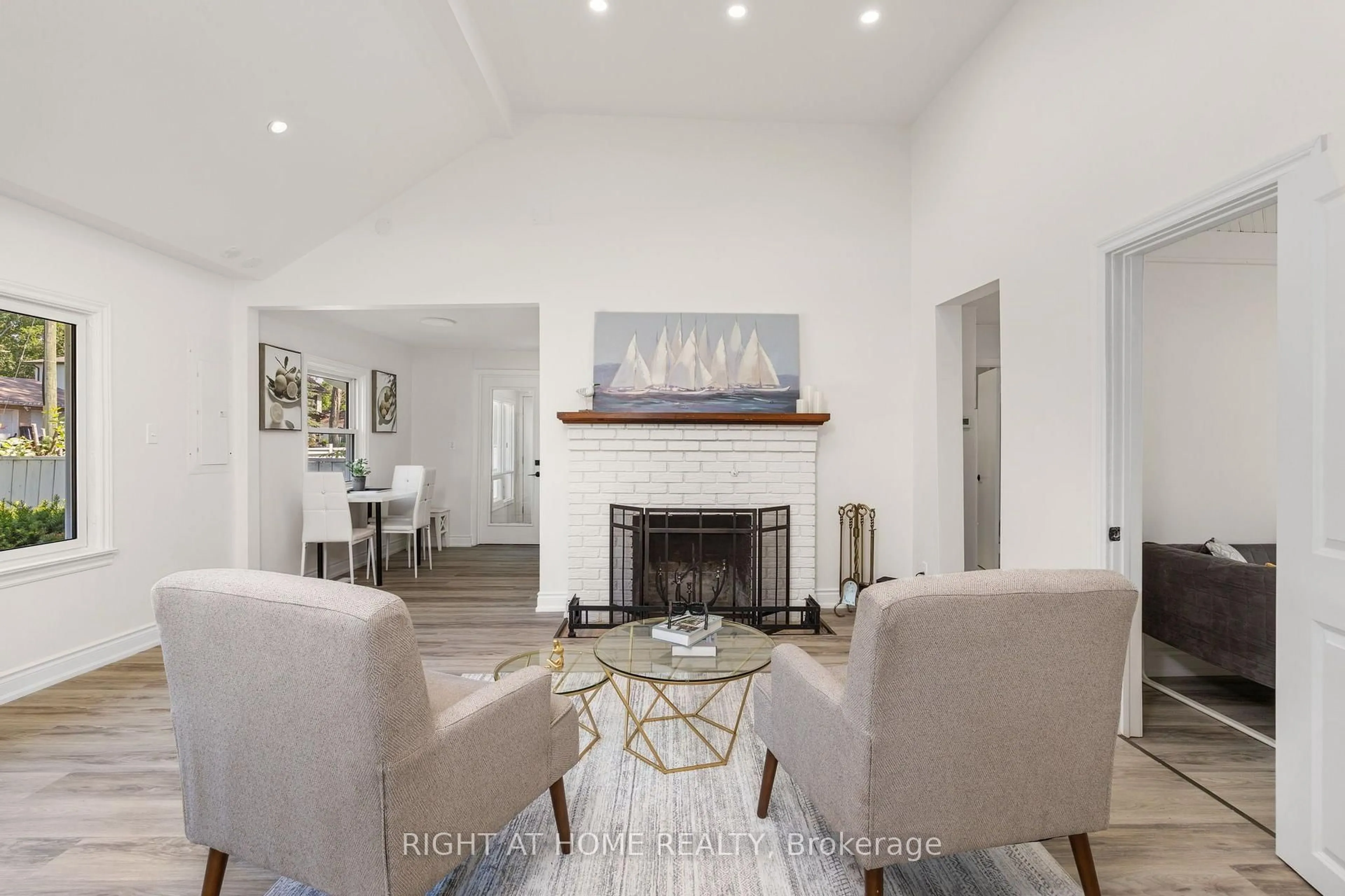 Living room with furniture, unknown for 51 Lakeside Dr, Innisfil Ontario L9S 2T8