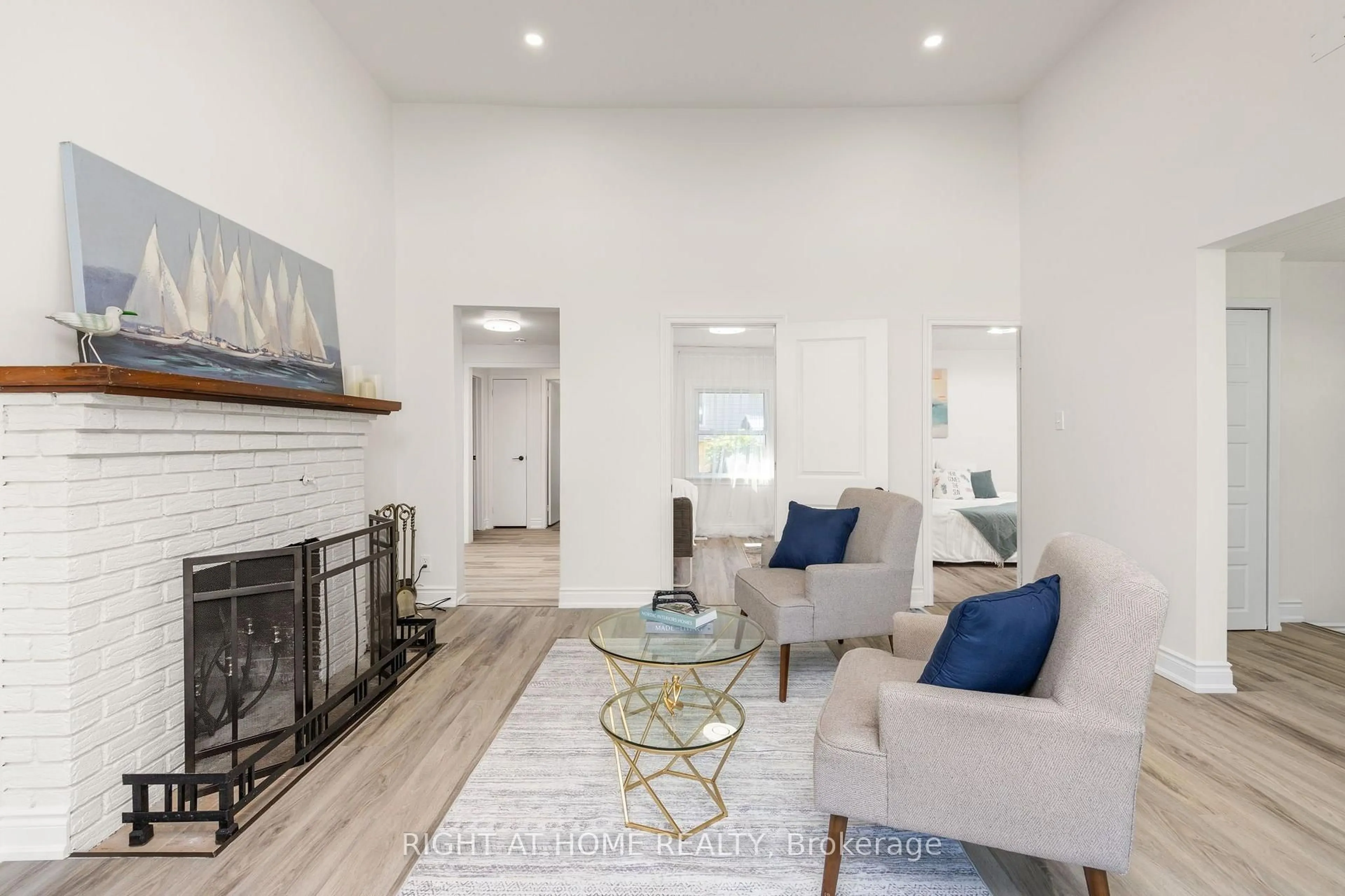Living room with furniture, unknown for 51 Lakeside Dr, Innisfil Ontario L9S 2T8