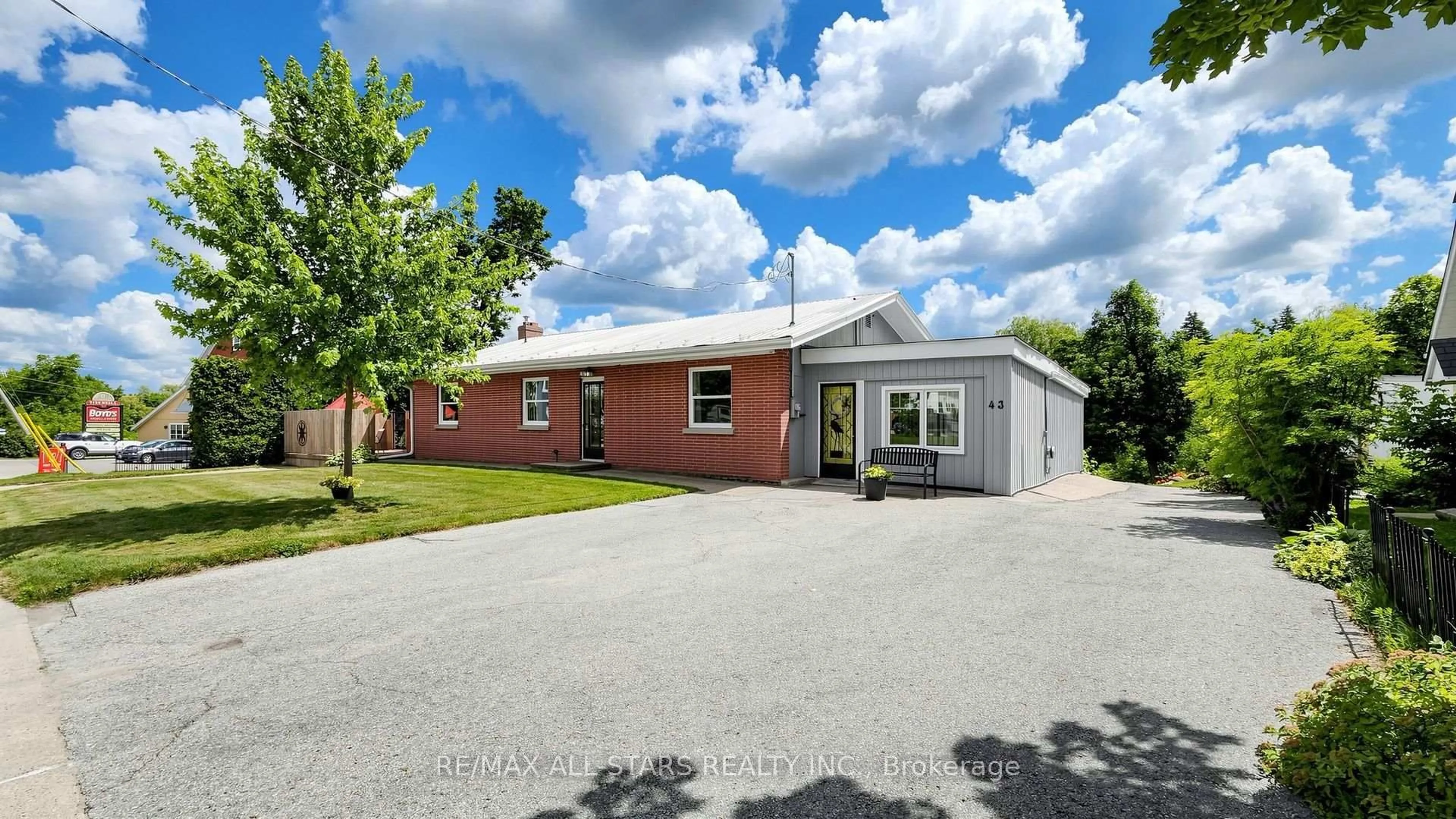 Unknown for 43 Toronto St, Uxbridge Ontario L9P 1E6