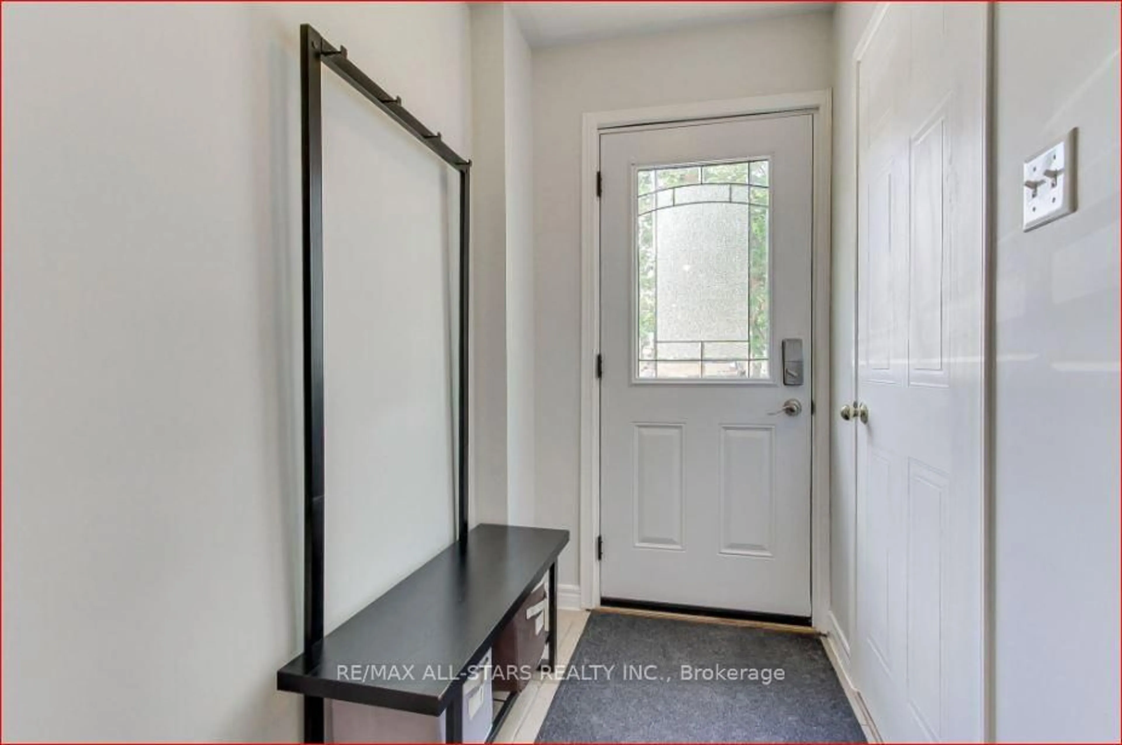 Indoor entryway for 91 Kate Aitken Cres, New Tecumseth Ontario L0G 1A0