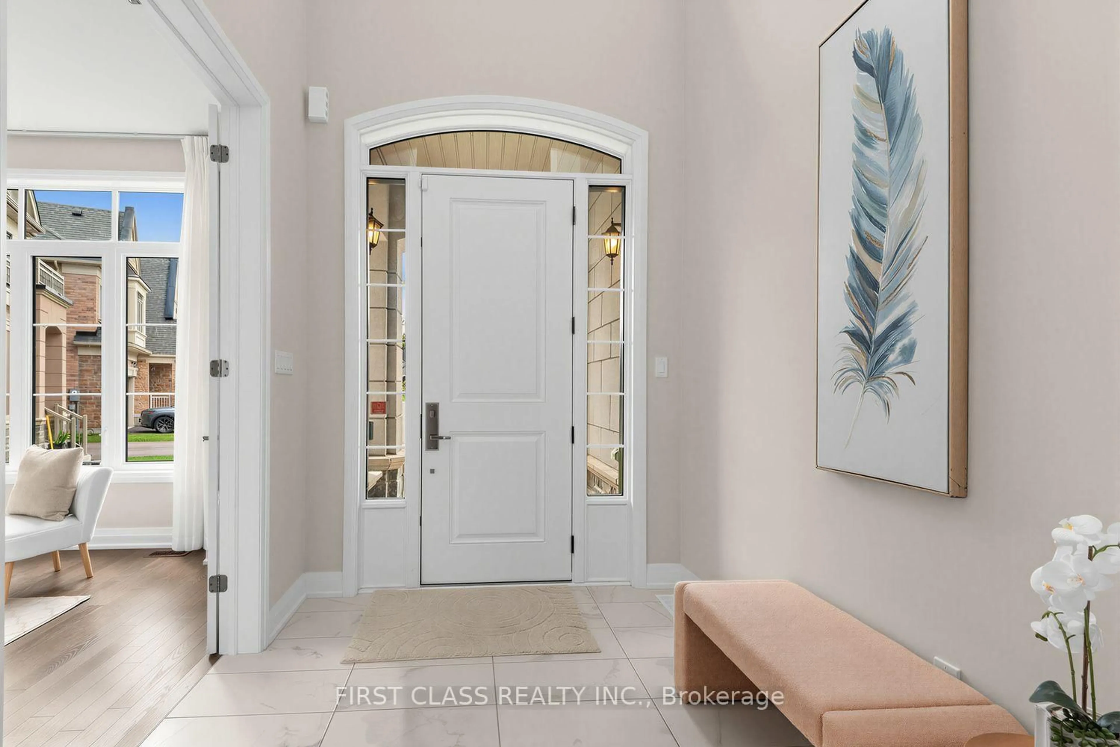 Indoor entryway for 15 Kenneth Campbell Crt, Aurora Ontario L4G 5Z4