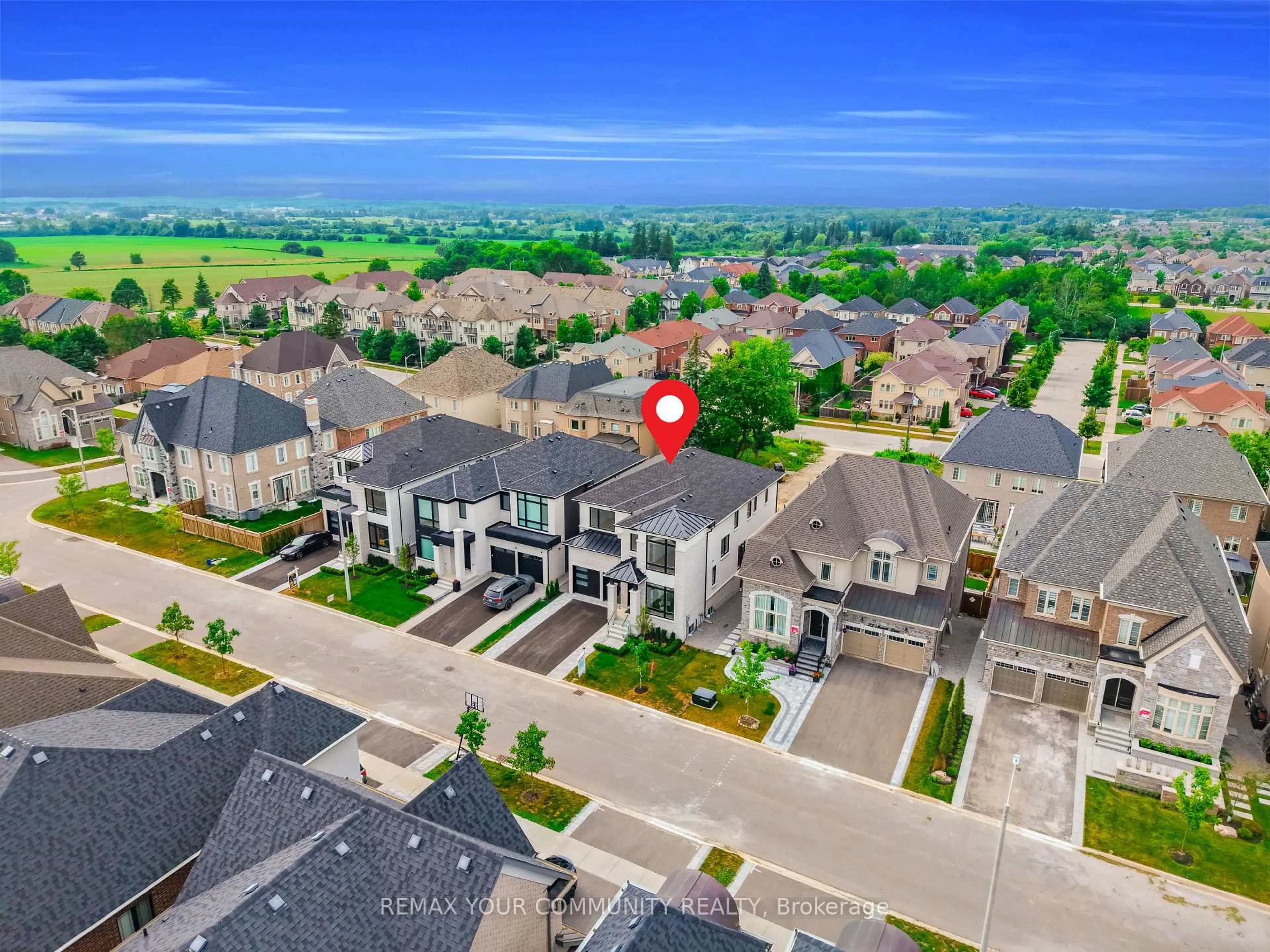 A pic from outside/outdoor area/front of a property/back of a property/a pic from drone, unknown for 23 Menotti Dr, Richmond Hill Ontario L4E 2Z2