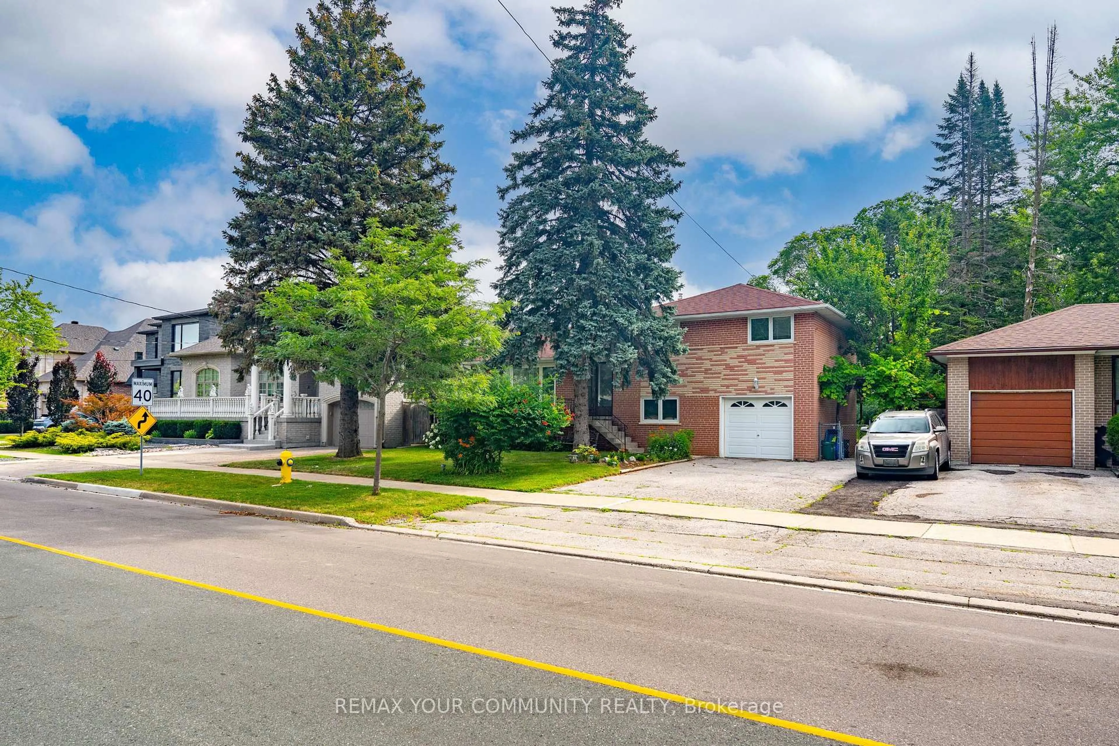 A pic from outside/outdoor area/front of a property/back of a property/a pic from drone, street for 35 Netherford Rd, Vaughan Ontario L6A 1C7