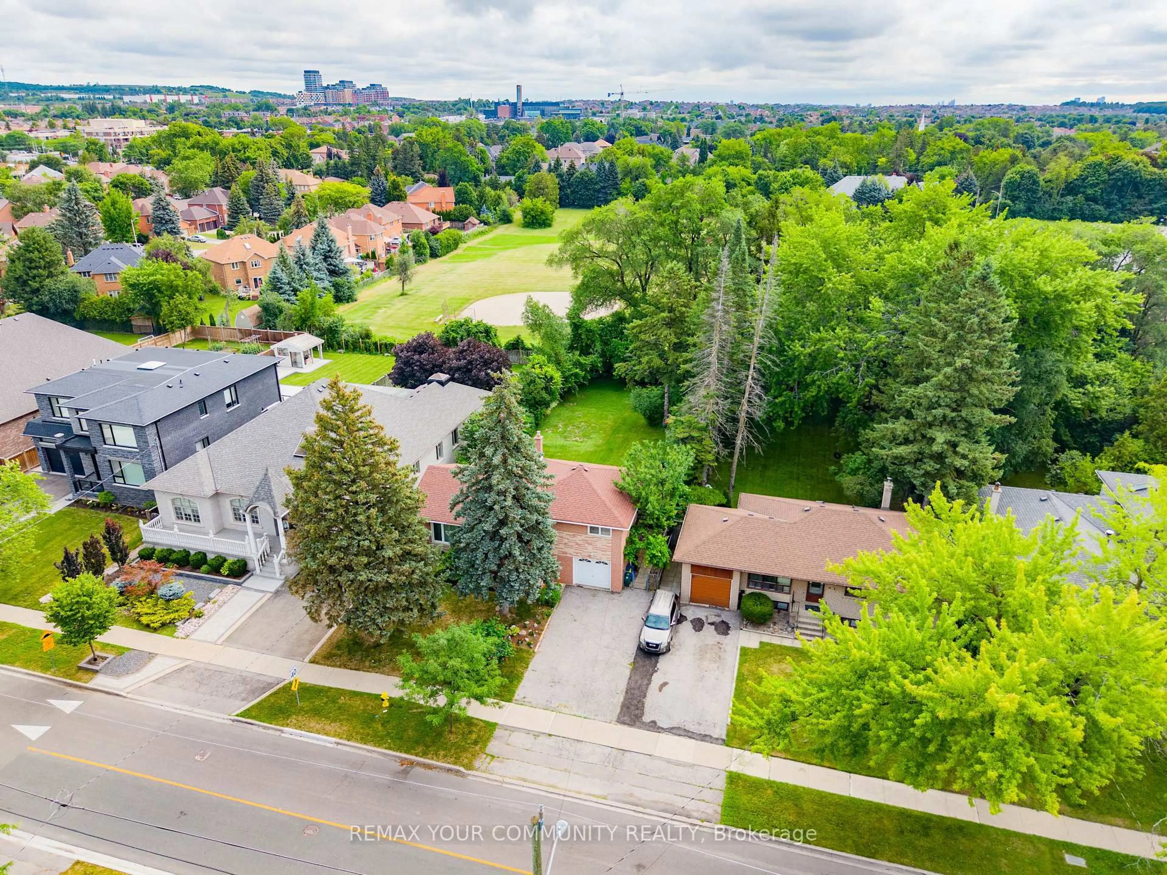 A pic from outside/outdoor area/front of a property/back of a property/a pic from drone, city buildings view from balcony for 35 Netherford Rd, Vaughan Ontario L6A 1C7