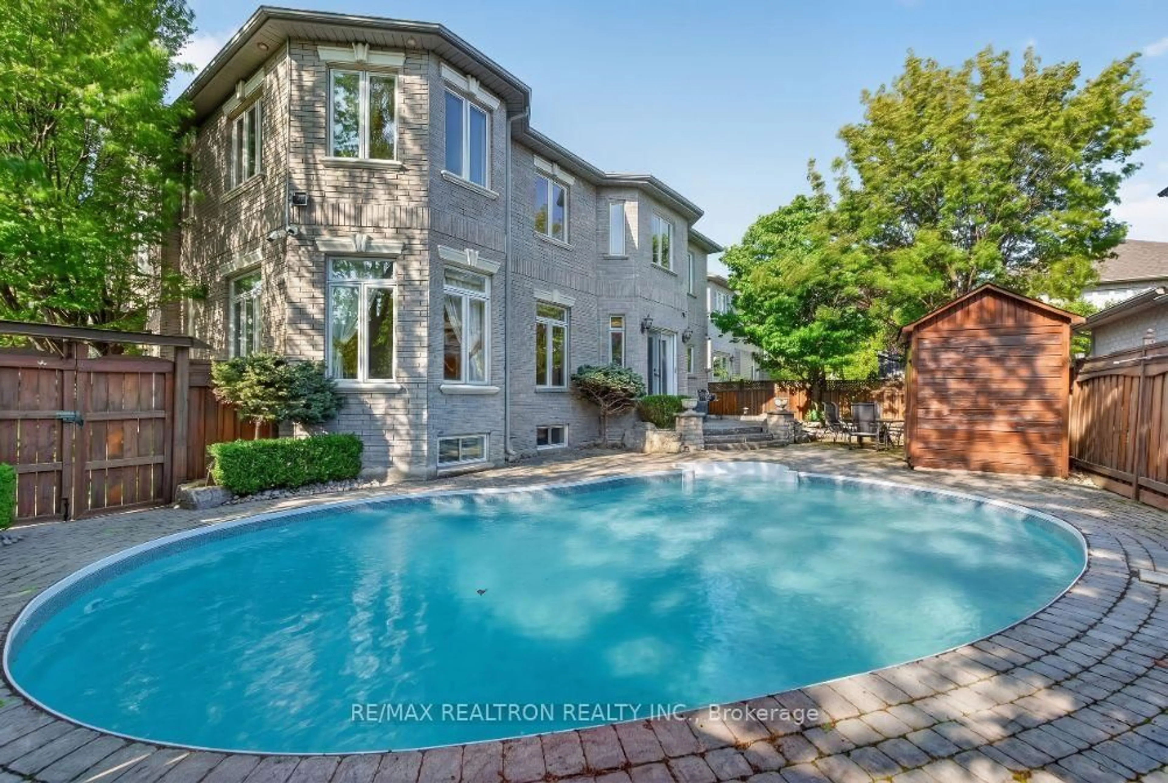 Pool for 171 Lawrie Rd, Vaughan Ontario L4J 8N6