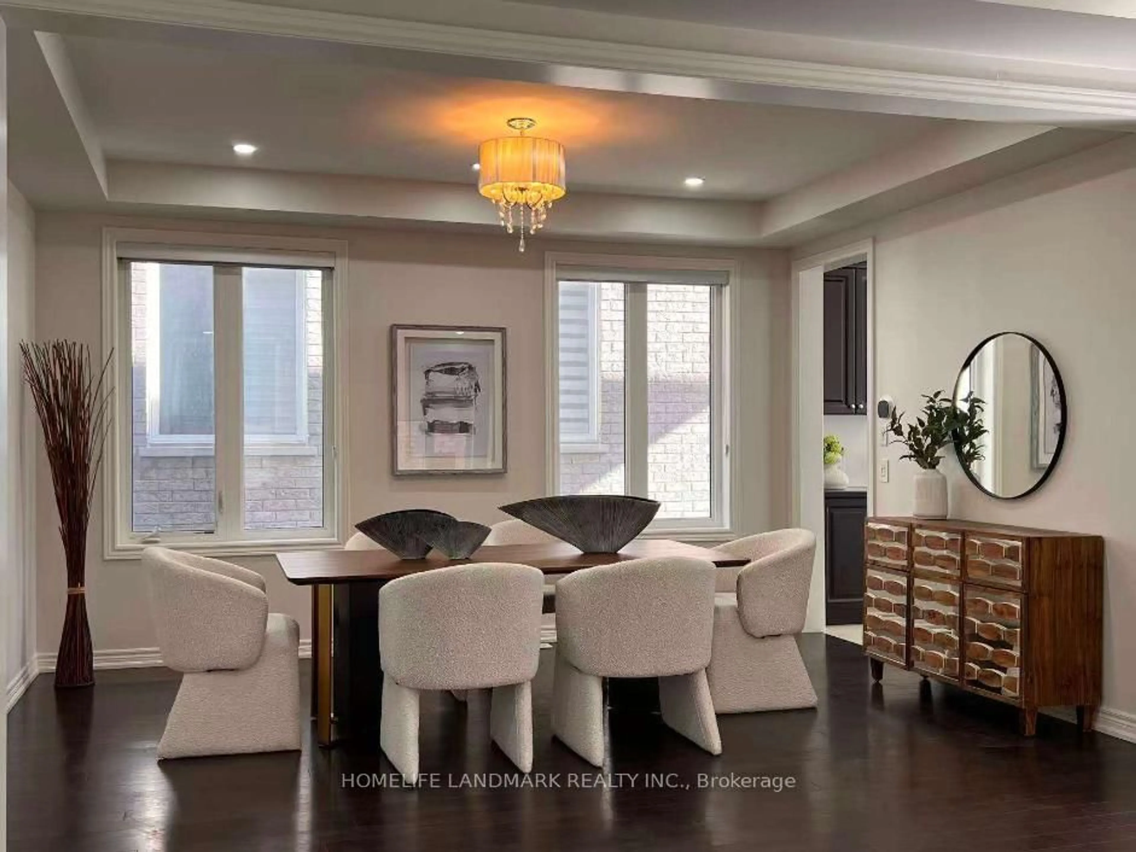Dining room, wood/laminate floor for 79 Forest Edge Cres, East Gwillimbury Ontario L9N 1R8