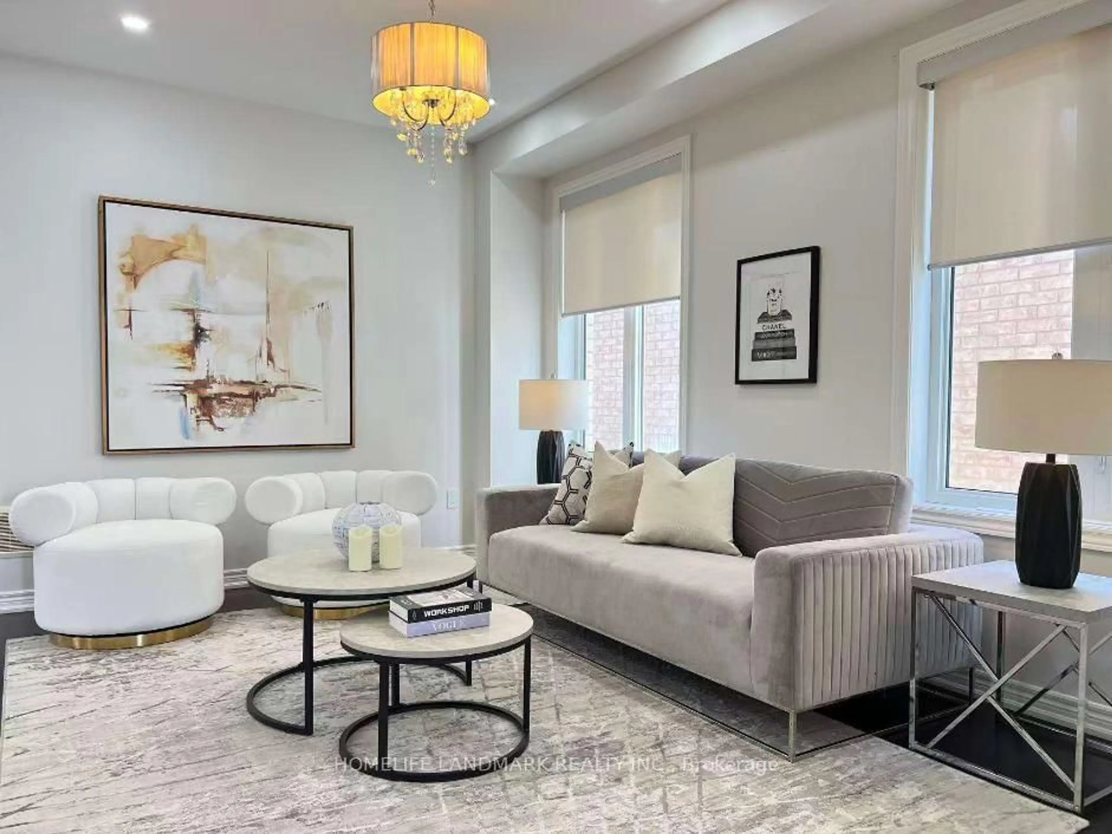 Living room with furniture, unknown for 79 Forest Edge Cres, East Gwillimbury Ontario L9N 1R8
