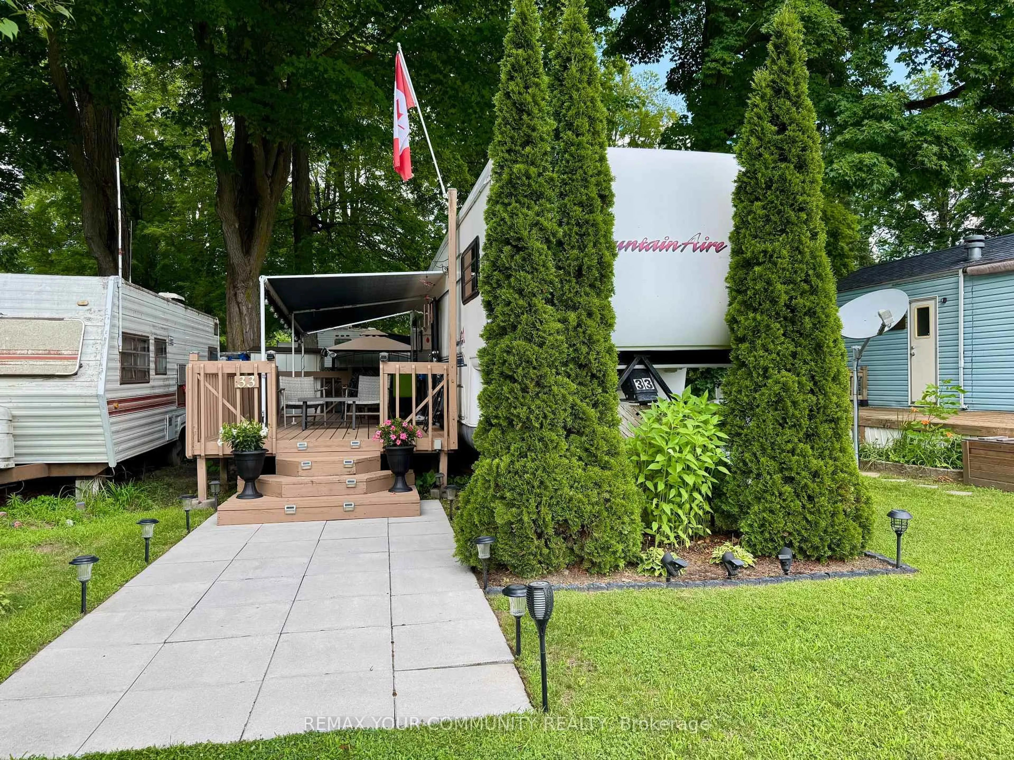 Unknown for 285 Crydermans Sdrd #33, Georgina Ontario L0E 1A0