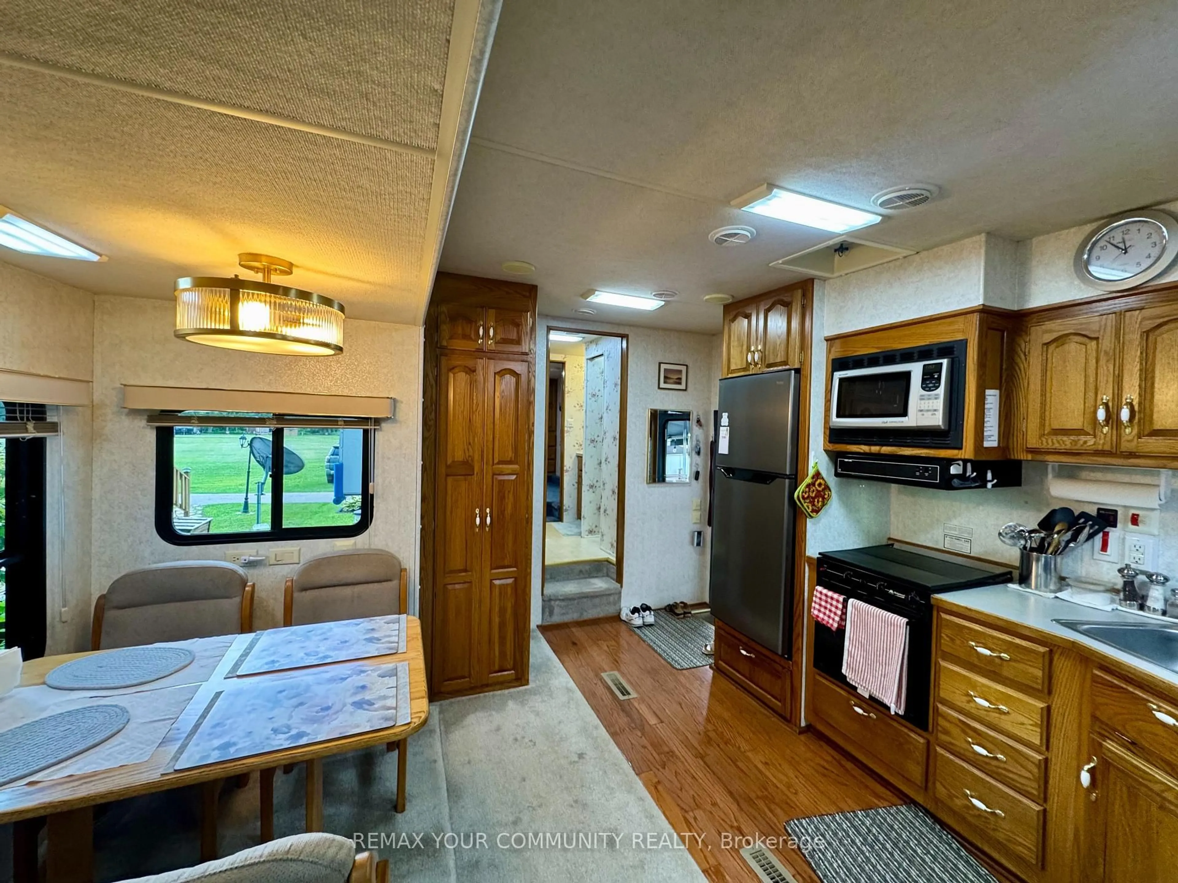 Standard kitchen, unknown for 285 Crydermans Sdrd #33, Georgina Ontario L0E 1A0