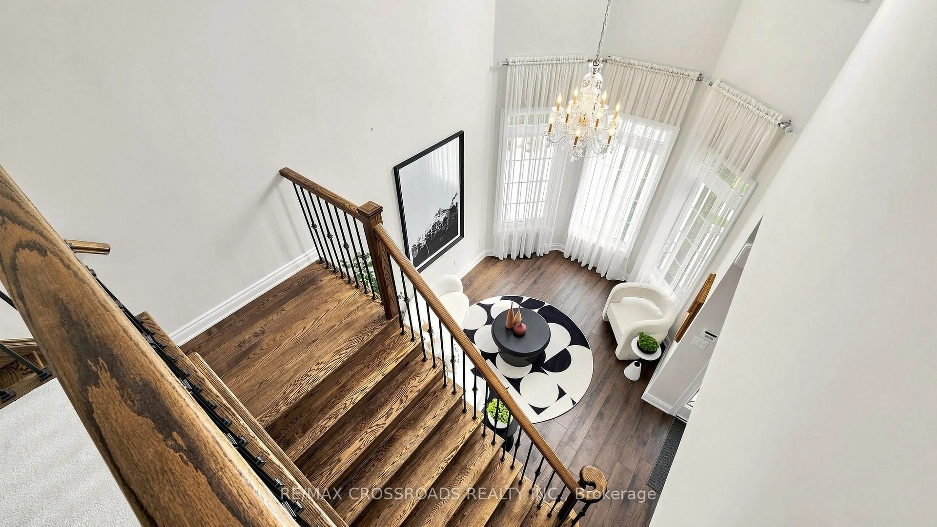 Indoor foyer for 18 Beckett Ave, Markham Ontario L6C 0W5