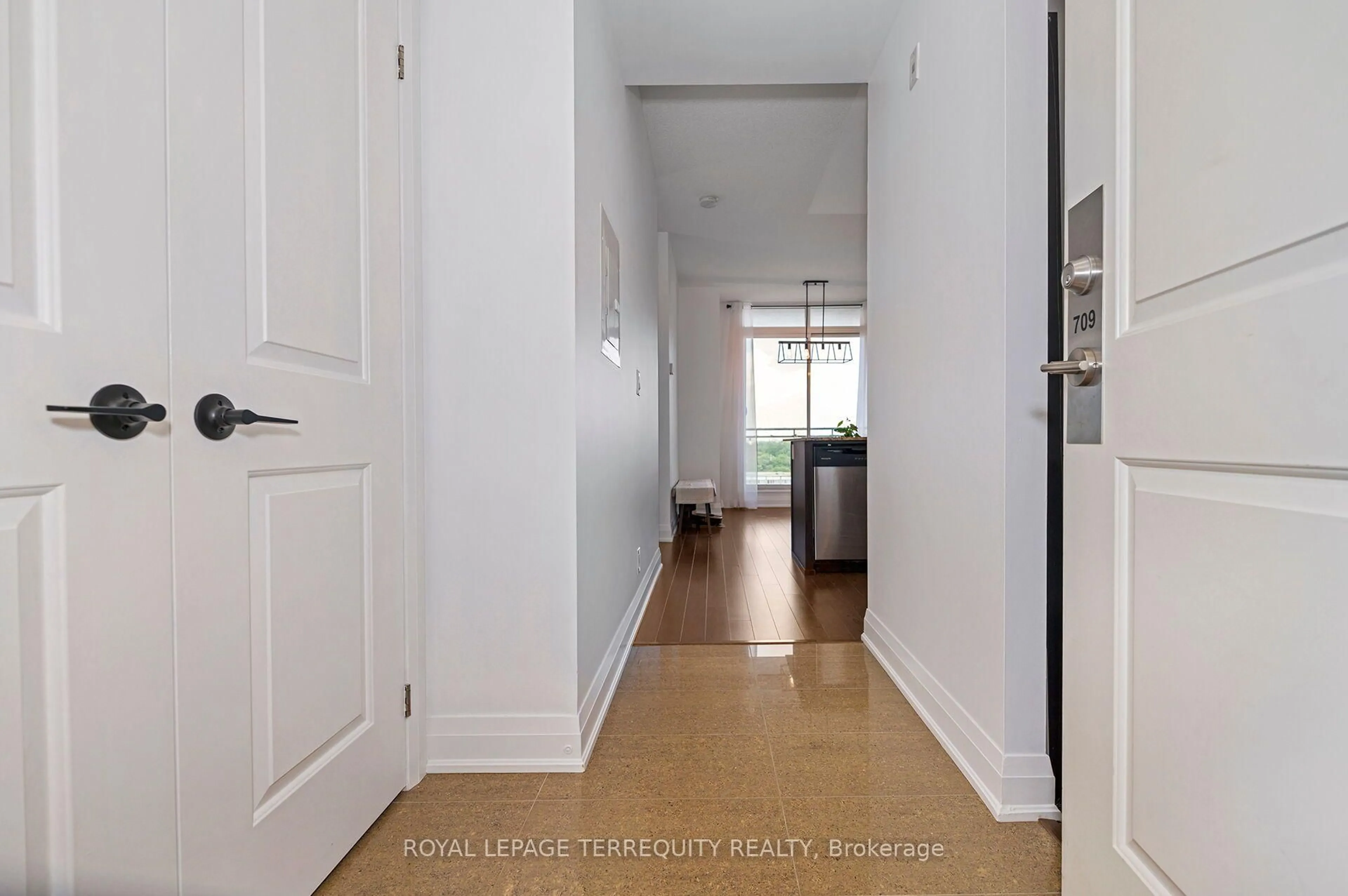 Indoor entryway for 12 Woodstream Blvd #709, Vaughan Ontario L4L 8C3