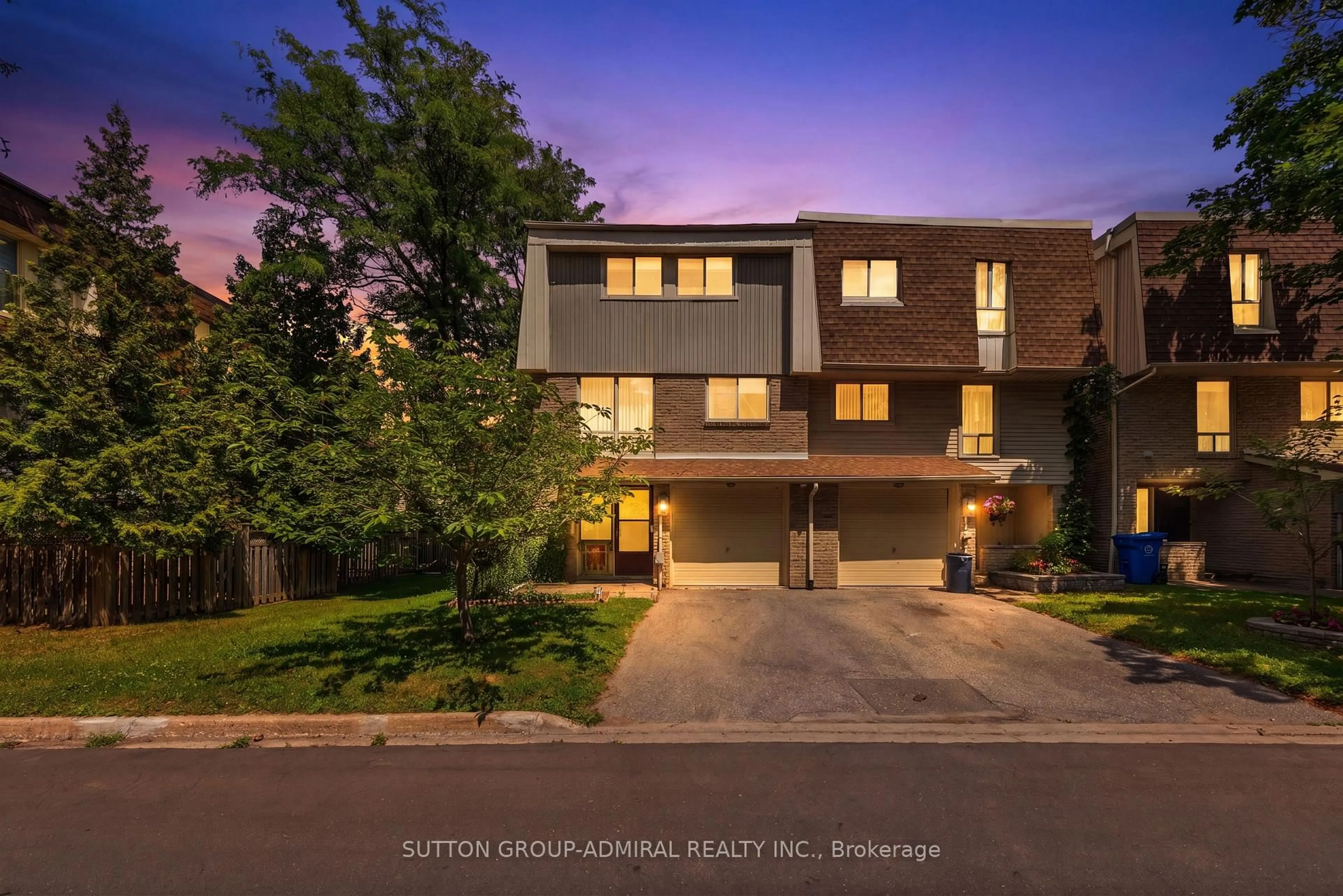 Home with brick exterior material, street for 45 Poplar Cres #7, Aurora Ontario L4G 3M4